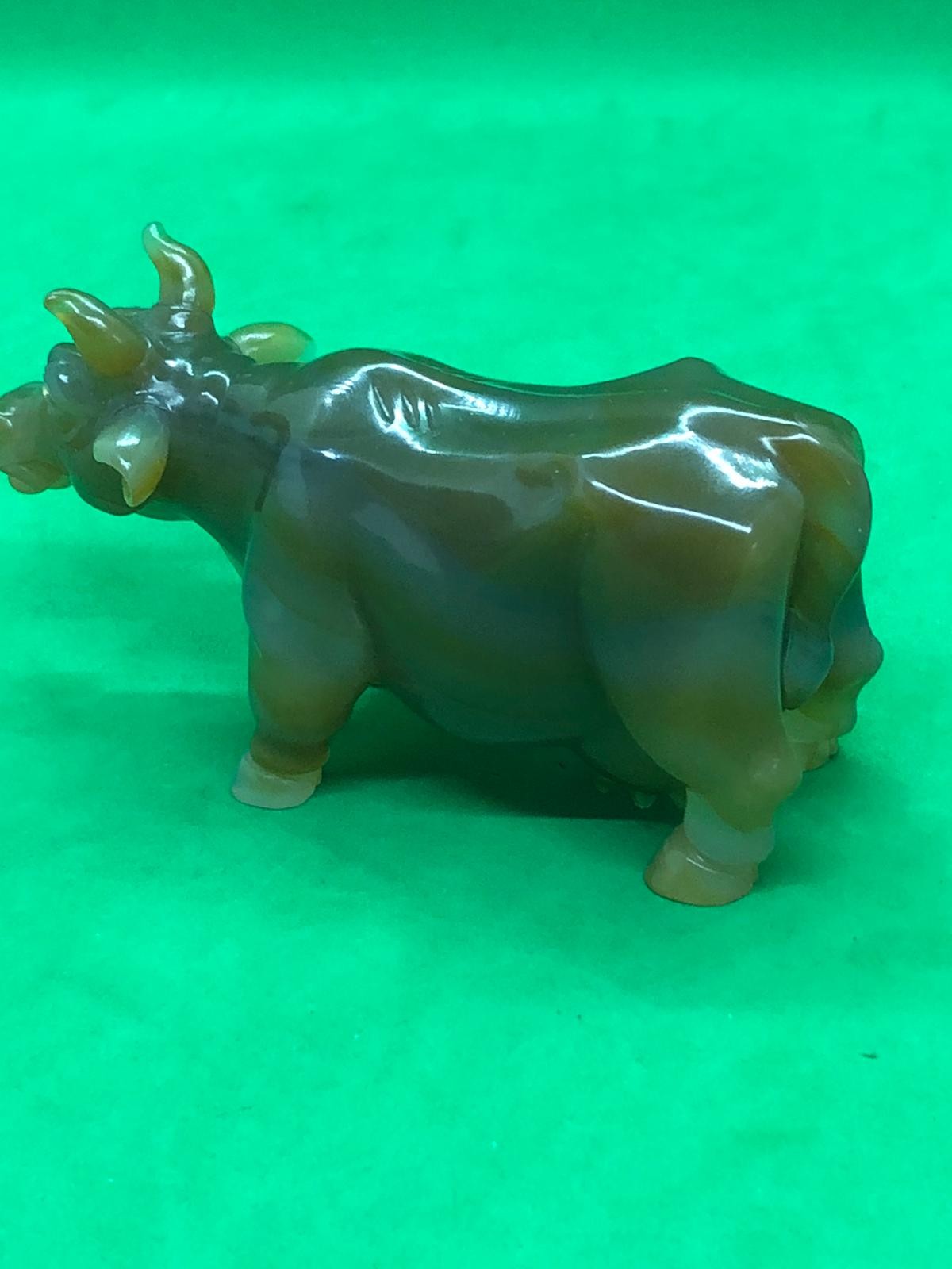 A Russian early carved agate cow/bull figure set with gold and ruby eyes Width 10.5cm Height to - Image 14 of 14