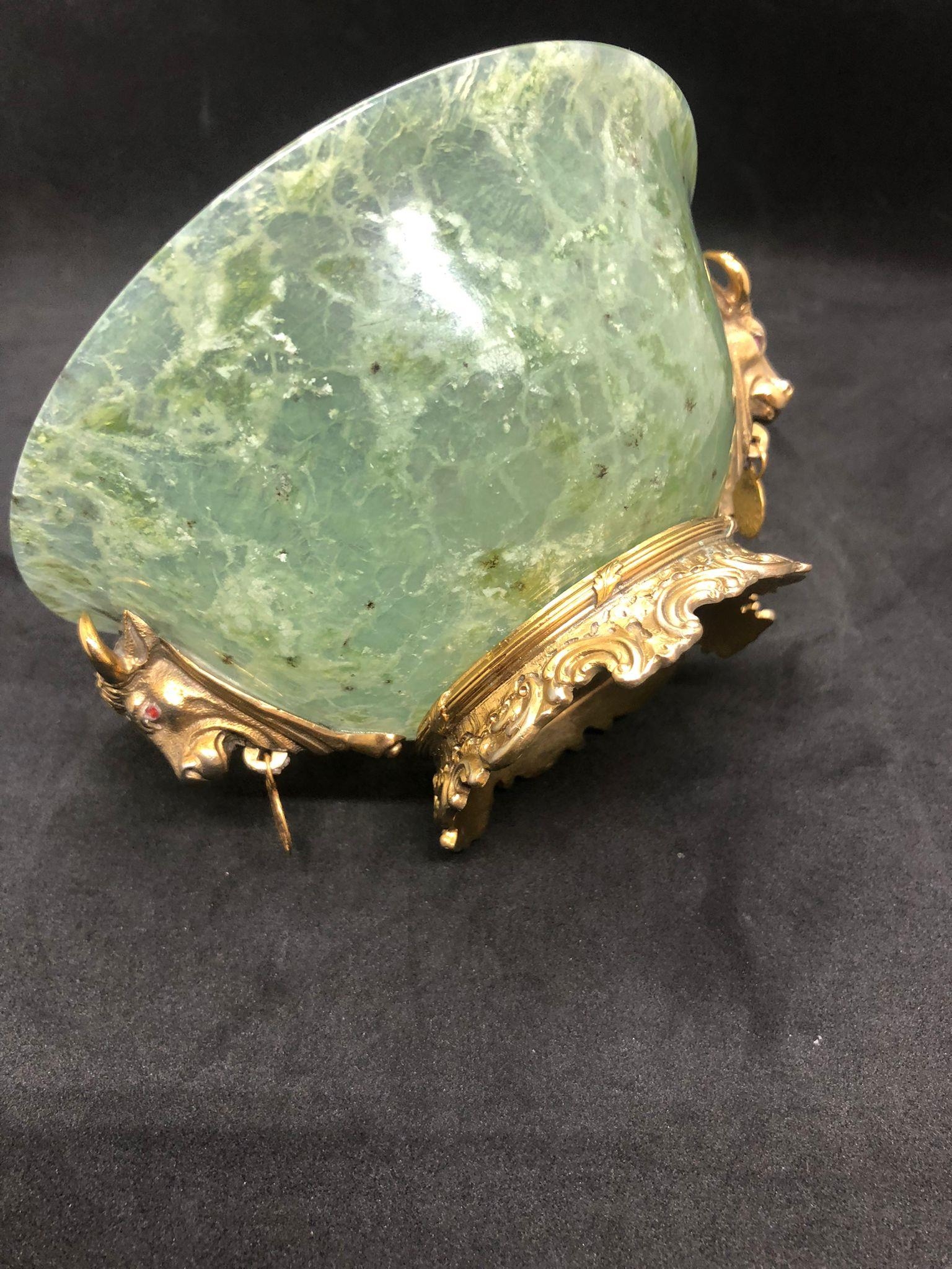 STUNNING RUSSIAN SOLID SILVER SPINACH JADE DIAMOND BOWL. Stunning bowl with bulls heads either - Bild 16 aus 17