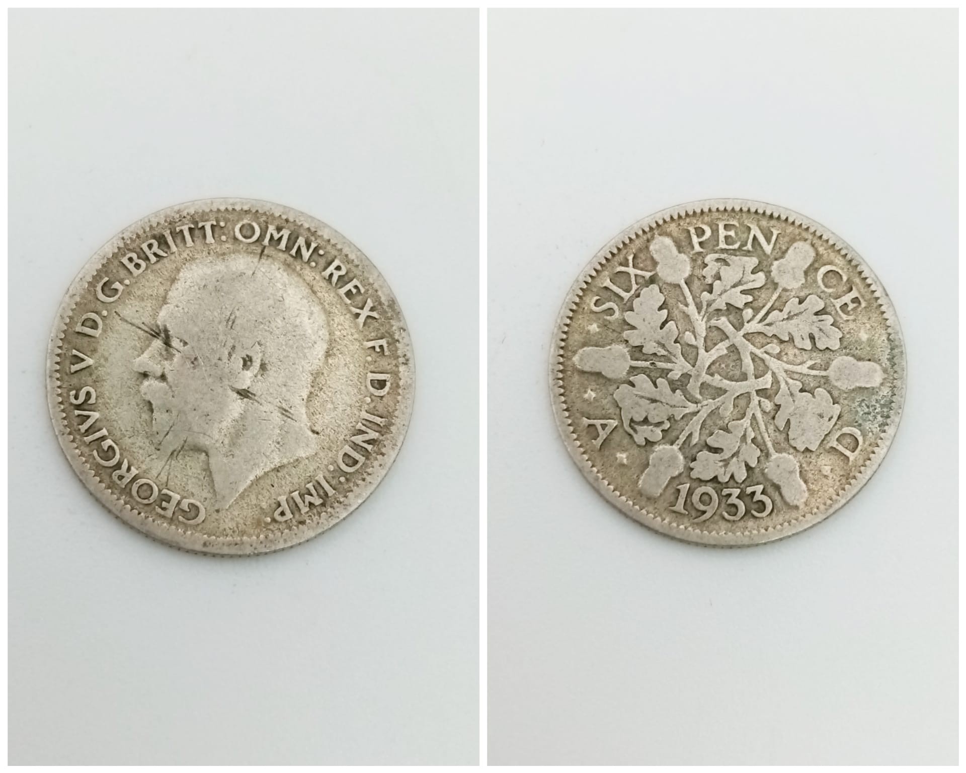 A 1933 SIXPENCE 2.7gms