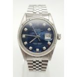 A Rolex Oyster Perpetual Datejust Gents Watch. Stainless steel strap and case - 36mm. Metallic