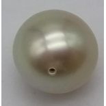 A Natural Golden South Sea Pearl. 15mm. 4.1g.