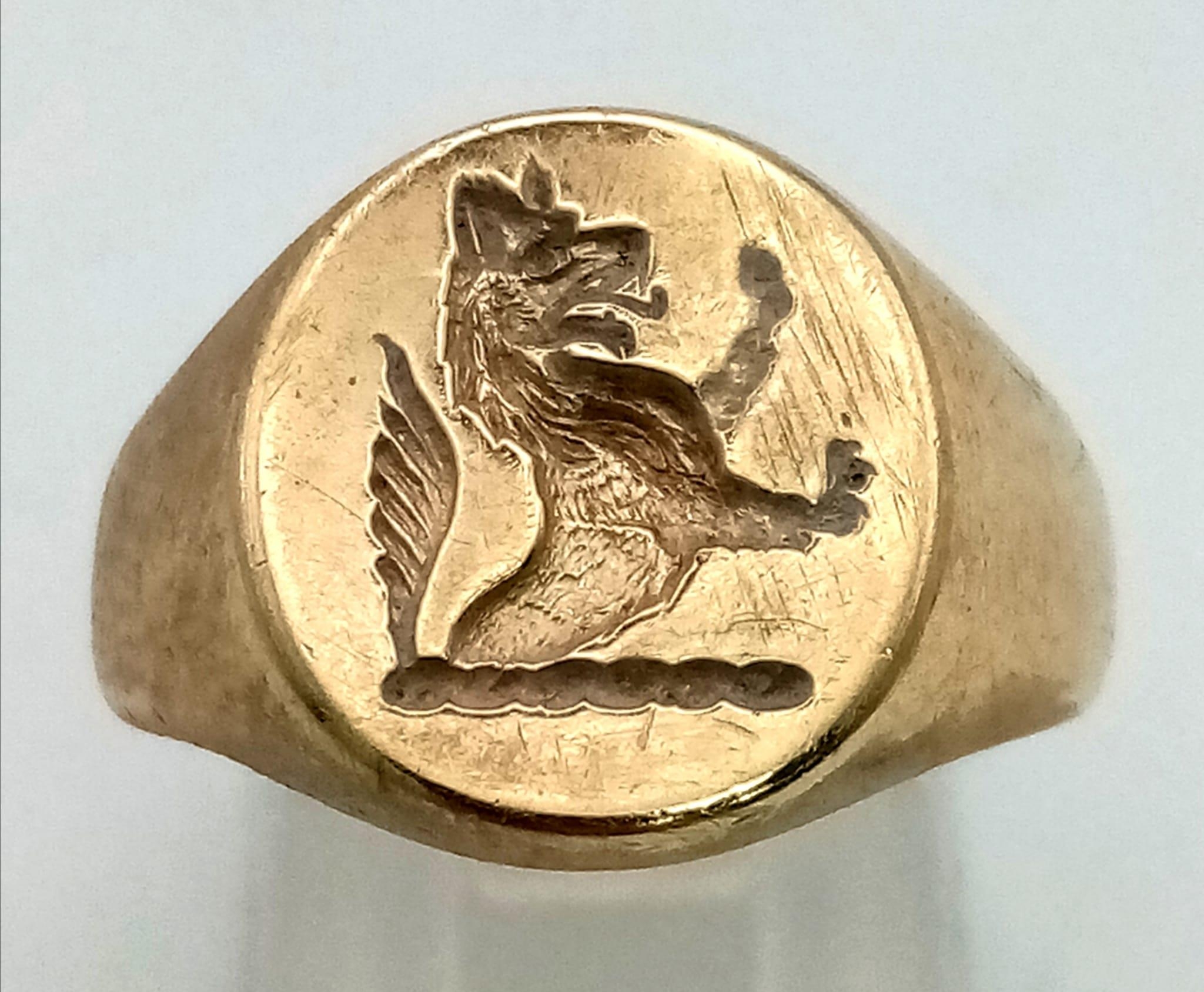 A 9K Yellow Gold Dragon Signet Ring. Size N 1/2. 9g. Ref: 3885. - Bild 2 aus 4