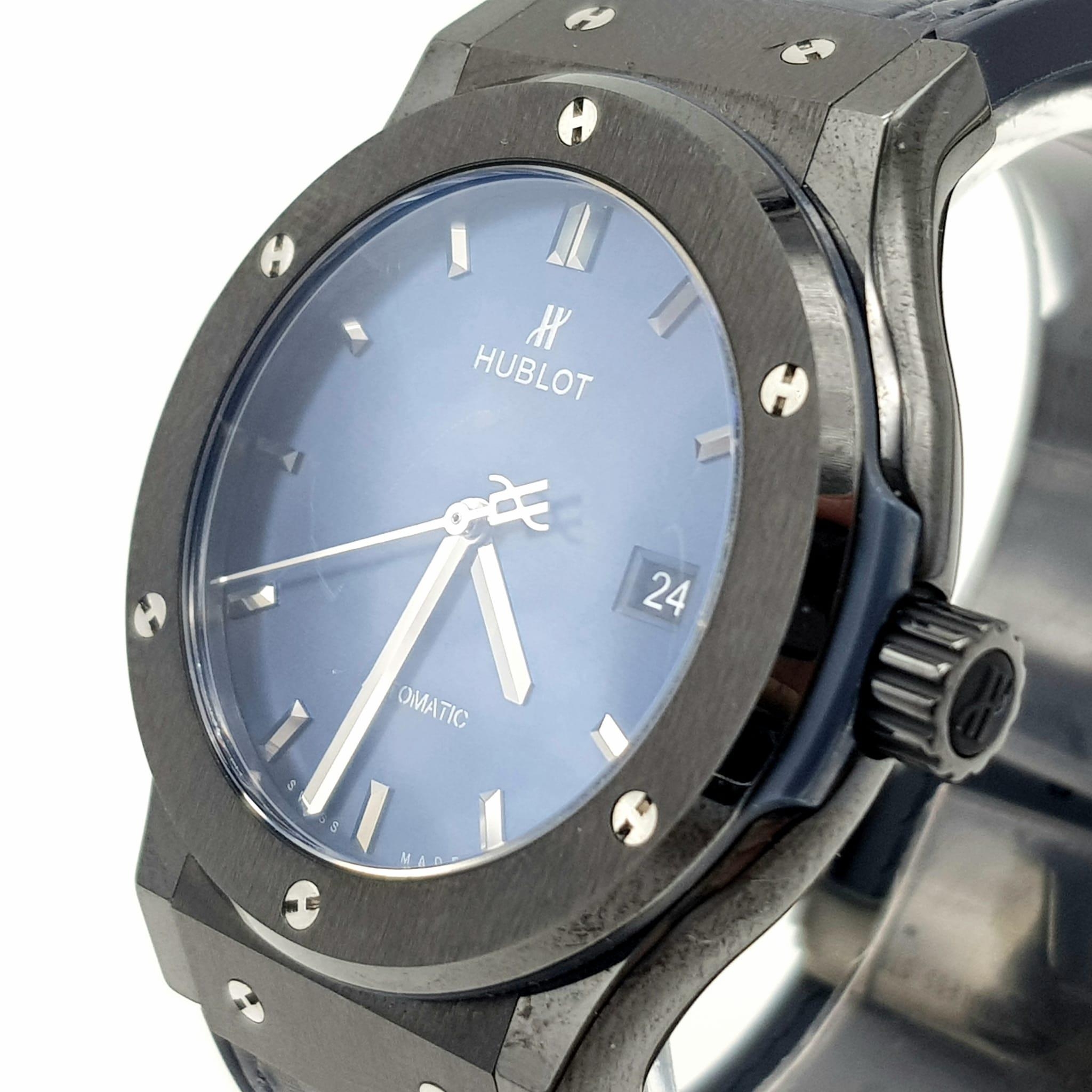 A Hublot Classic Gents Fusion Watch. Blue leather strap. Ceramic case - 41mm. Blue dial with date - Bild 5 aus 12