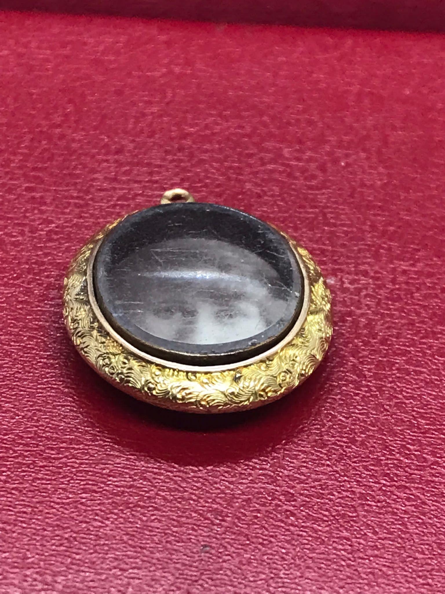 Antique 19th century enamel 15ct gold tested mourning locket pendant 3.1cm BY 2.3cm 4 grams - Image 11 of 12