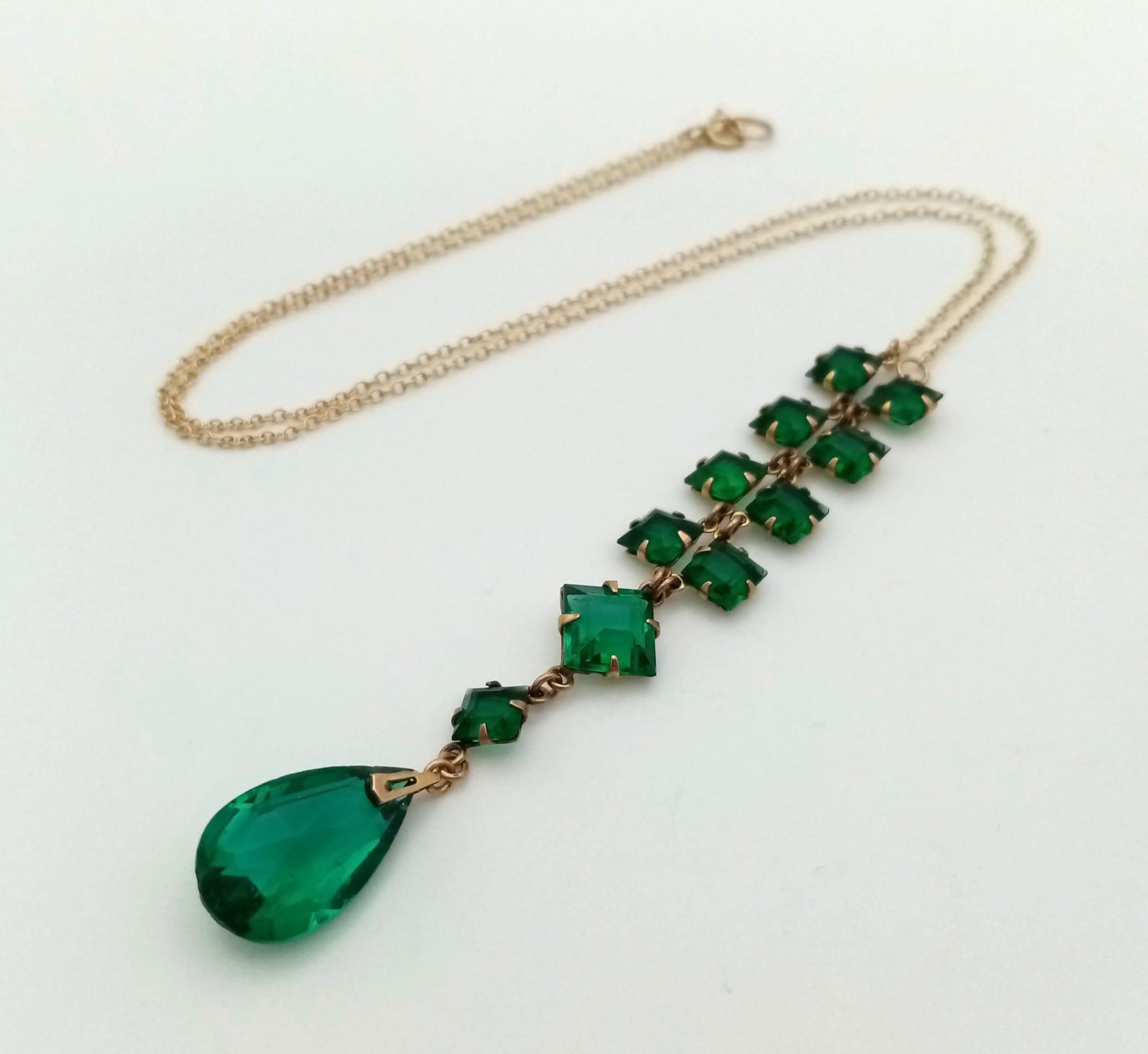 An Art Deco Era Green Stone Ensemble on a 9K Yellow Gold Disappearing Necklace. 44cm. 4.75g total - Image 3 of 4