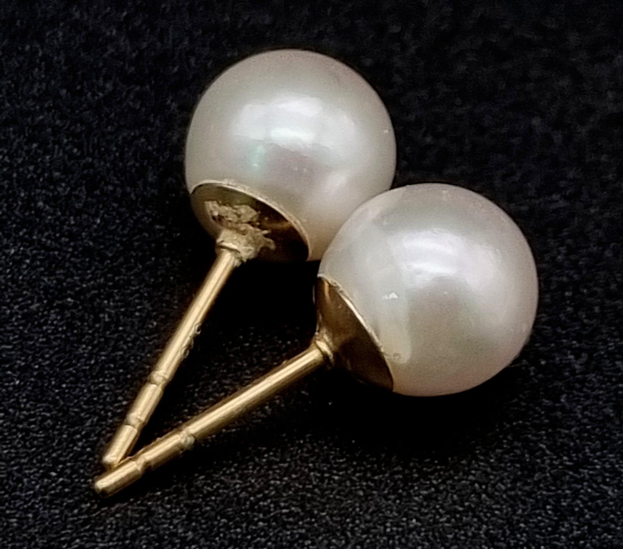 Two Pairs of 9K Yellow Gold Pearl Earrings - without fasteners. 2.76g total weight. - Bild 3 aus 3