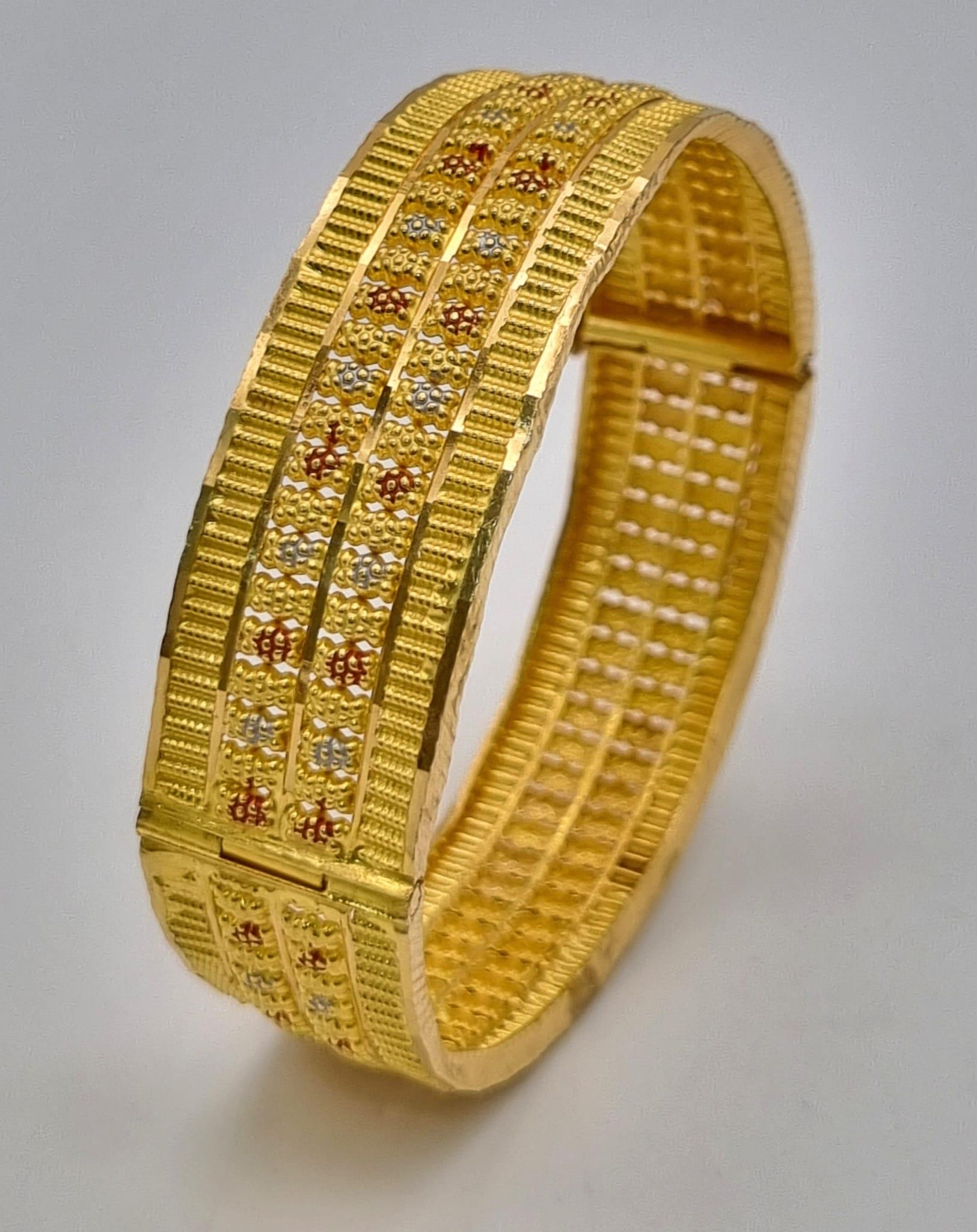 A 22k Yellow Gold Bangle and Necklace. Both slightly have bend/kink damage so A/F. 43.45g total - Bild 6 aus 7