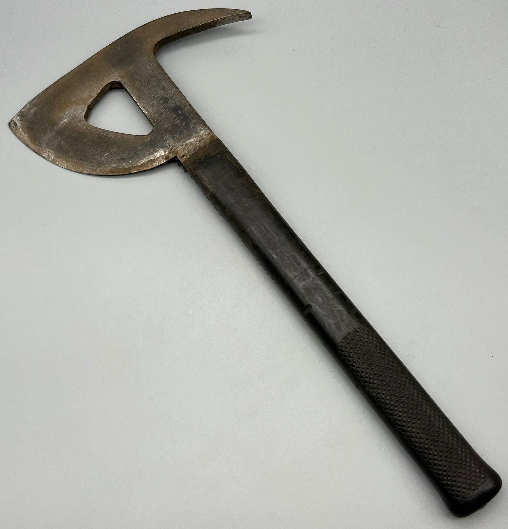 WW2 American Waco Glider Escape Axe.