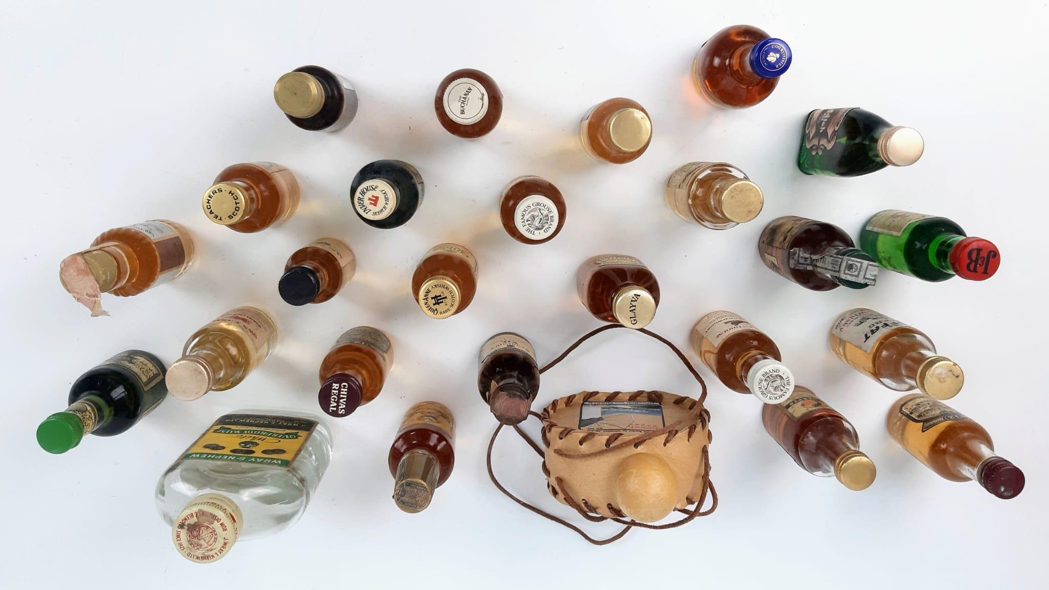 Selection of Miniature Bottles of Assorted Alcohol. - Image 4 of 4