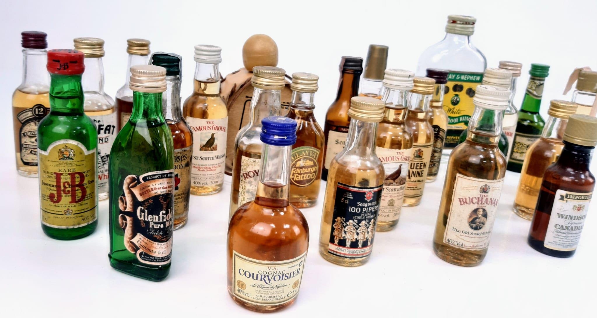 Selection of Miniature Bottles of Assorted Alcohol. - Image 3 of 4