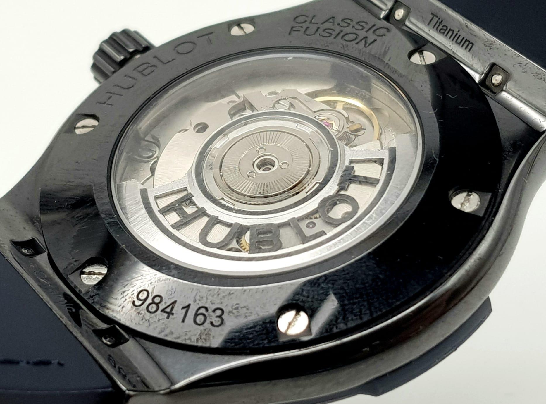 A Hublot Classic Gents Fusion Watch. Blue leather strap. Ceramic case - 41mm. Blue dial with date - Bild 6 aus 12