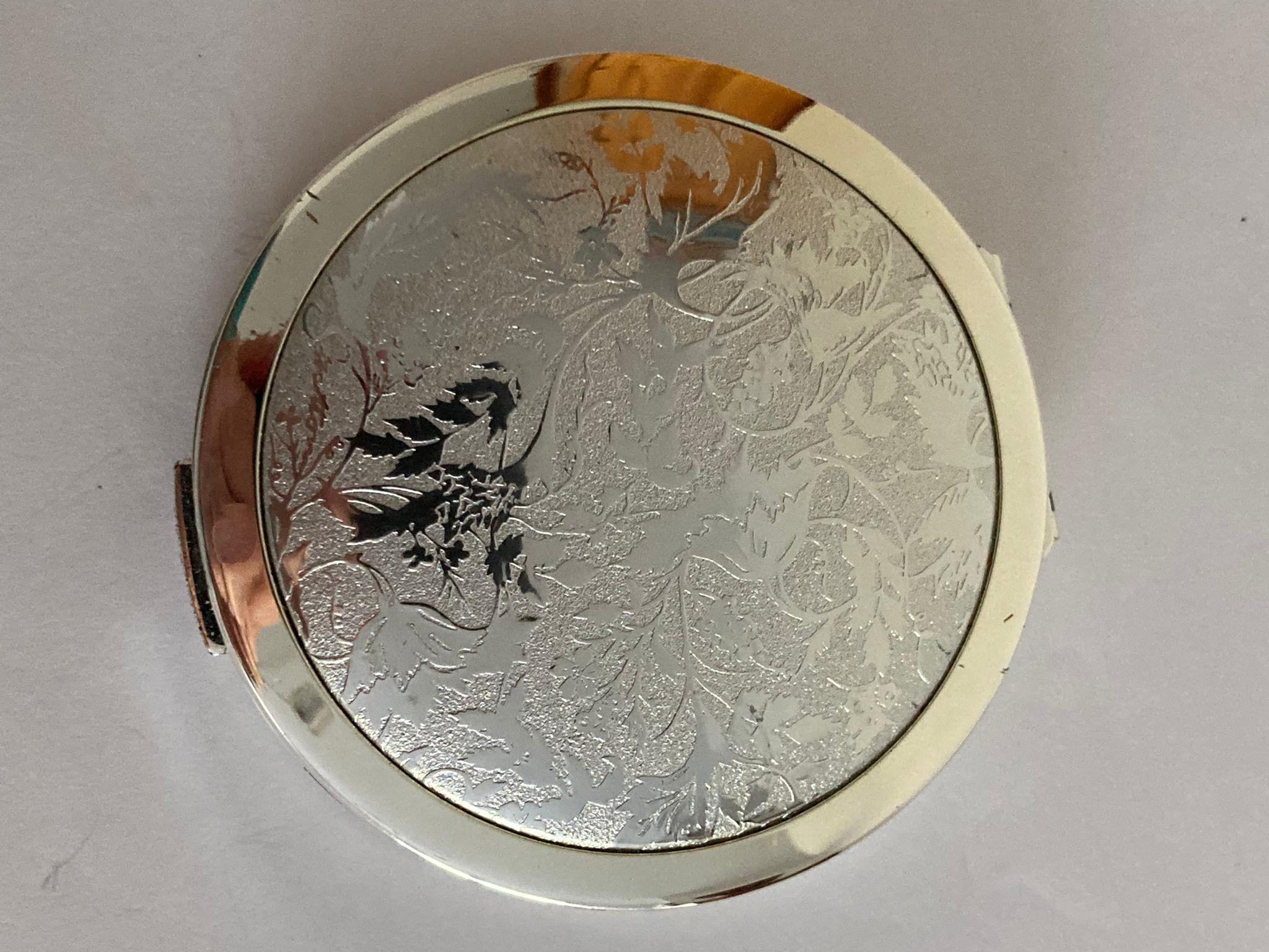 Retro STRATTON MIRROR COMPACT in silver tone with floral embossed pattern to top. Complete with - Image 2 of 3