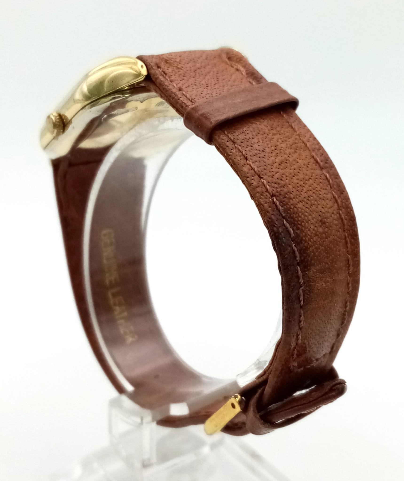 A Vintage Raymond Weil Automatic Gents Watch. Brown leather strap. Square case - 30 x 30mm. Gilded - Image 3 of 4