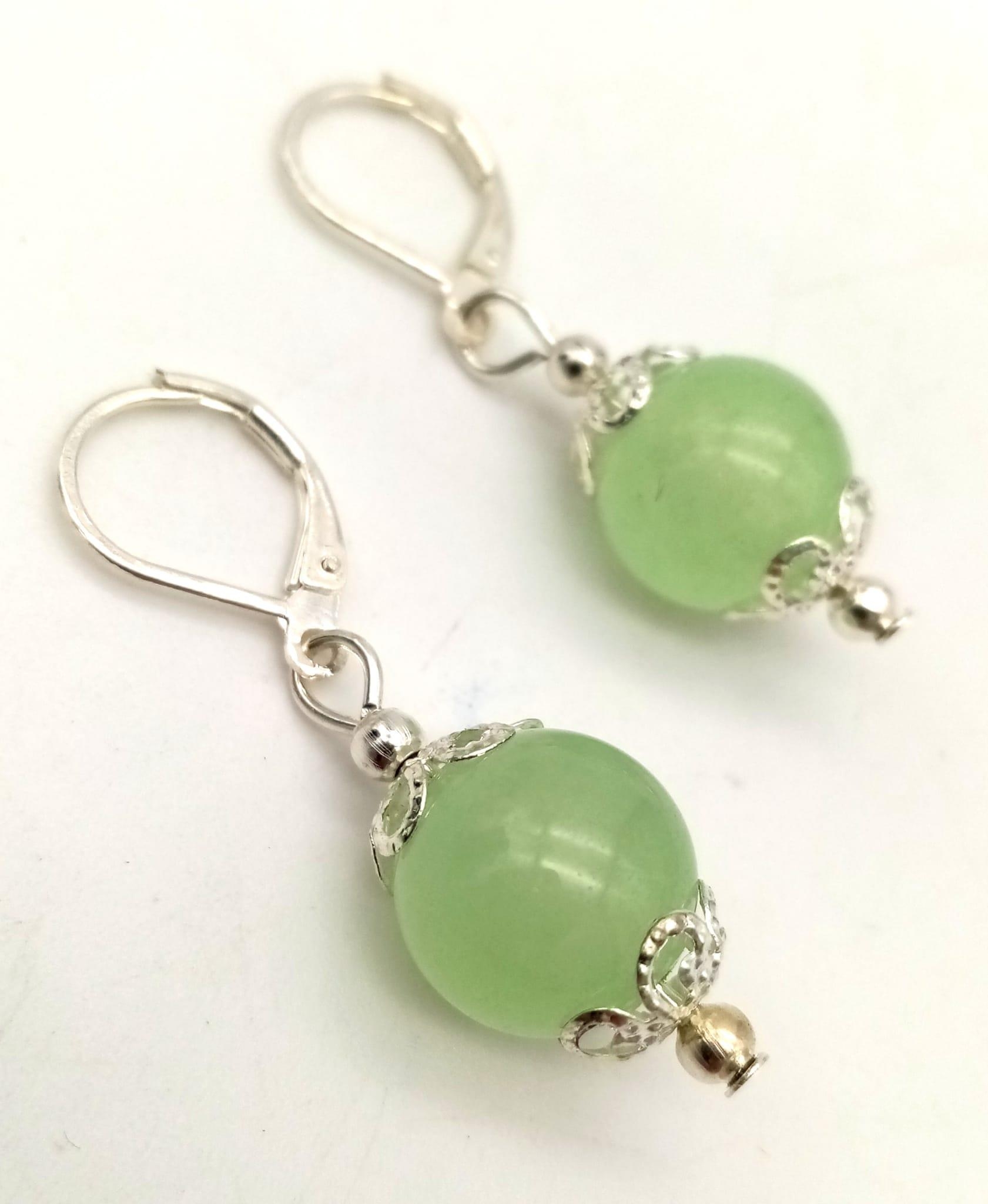 A Light Green Jade Necklace, Bracelet and Earring Set. 12mm beads. 42cm necklace. Expandable - Bild 3 aus 4