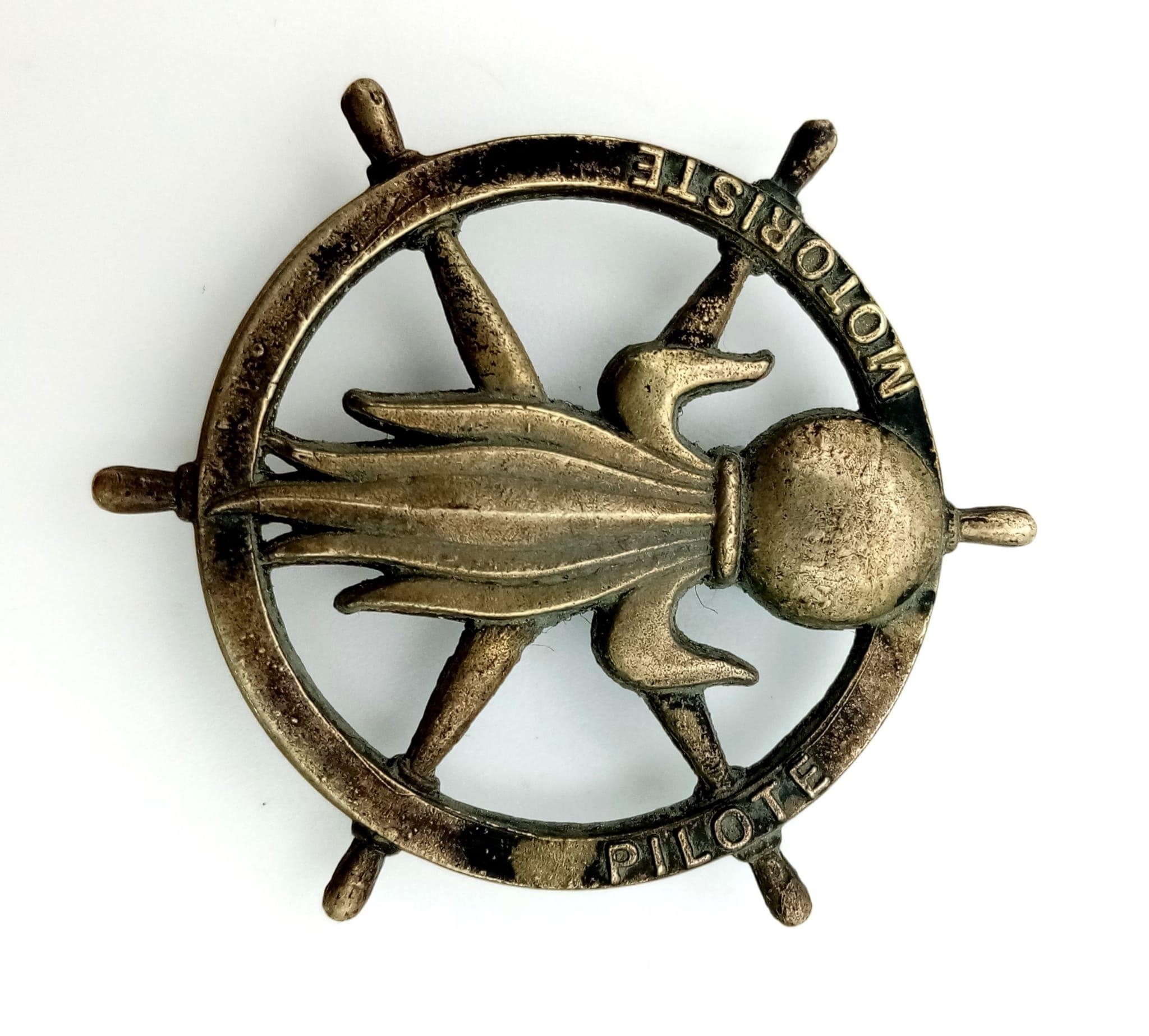 An Indo-China Period French Foreign Legion 3rd Company 2nd Para Troop Regiment Cap Badge in Silver. - Image 2 of 3