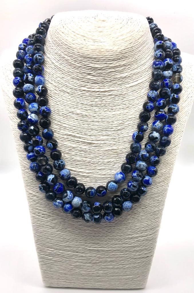 A Dragons Vein Shades of Blue Coloured Three-Row Agate Necklace. 10mm beads. 42-46cm.