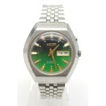 A Vintage 21 Jewel Ricoh Automatic Gents Watch. Stainless steel strap and case - 38mm. Beautiful