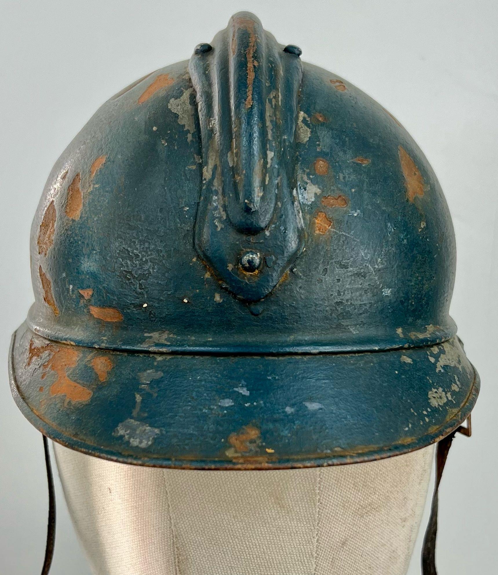 A WW1 French 1915 Mle Casque Adriane Helmet. Badged to the Infantry. Original Paint & Liner. - Image 3 of 4