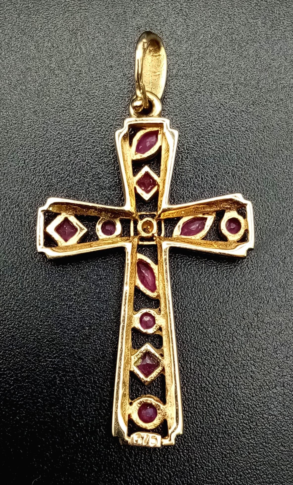A 9K yellow gold, diamond and ruby set, cross pendant. Length: 29 mm, weight: 1.7 g. - Image 3 of 4