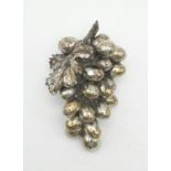 A Vintage Silver-Plated Decorative Grape Piece. 17cm.