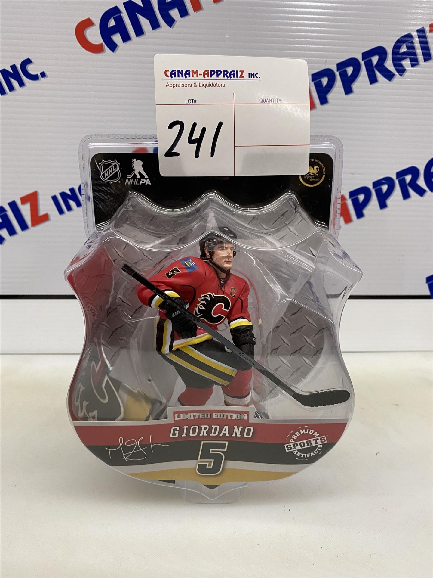 Limited Edition NHL-pa- (Player Figure) CALGARY FLAMES - GIORDANO 5