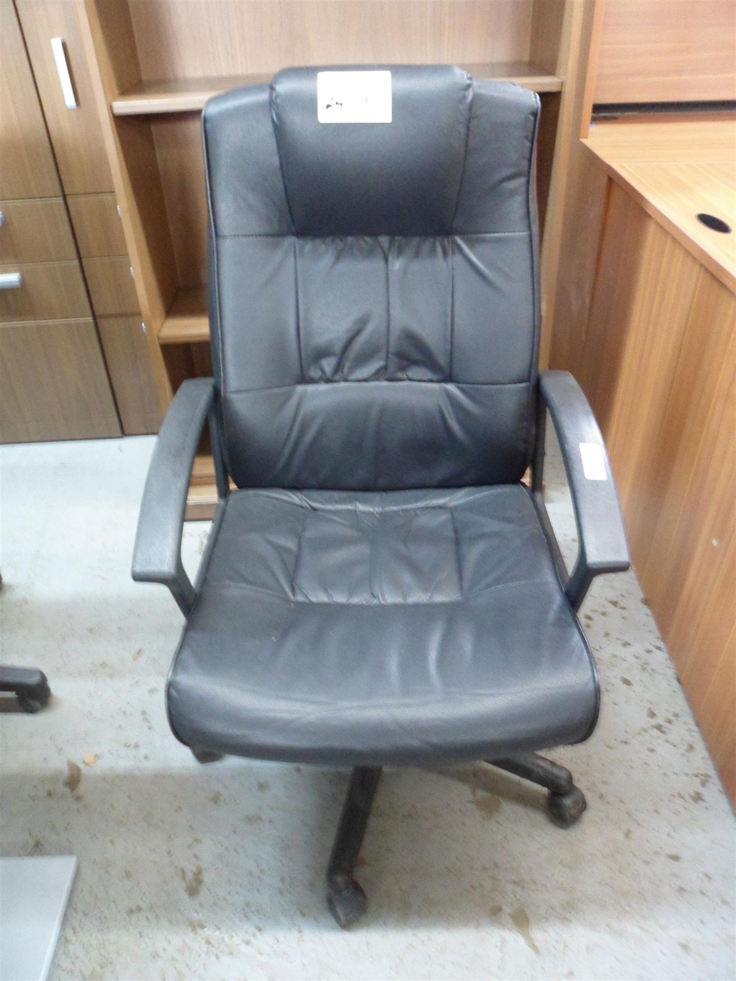HIGH BACK OFFICE CHAIR ON CASTERS - 1PC