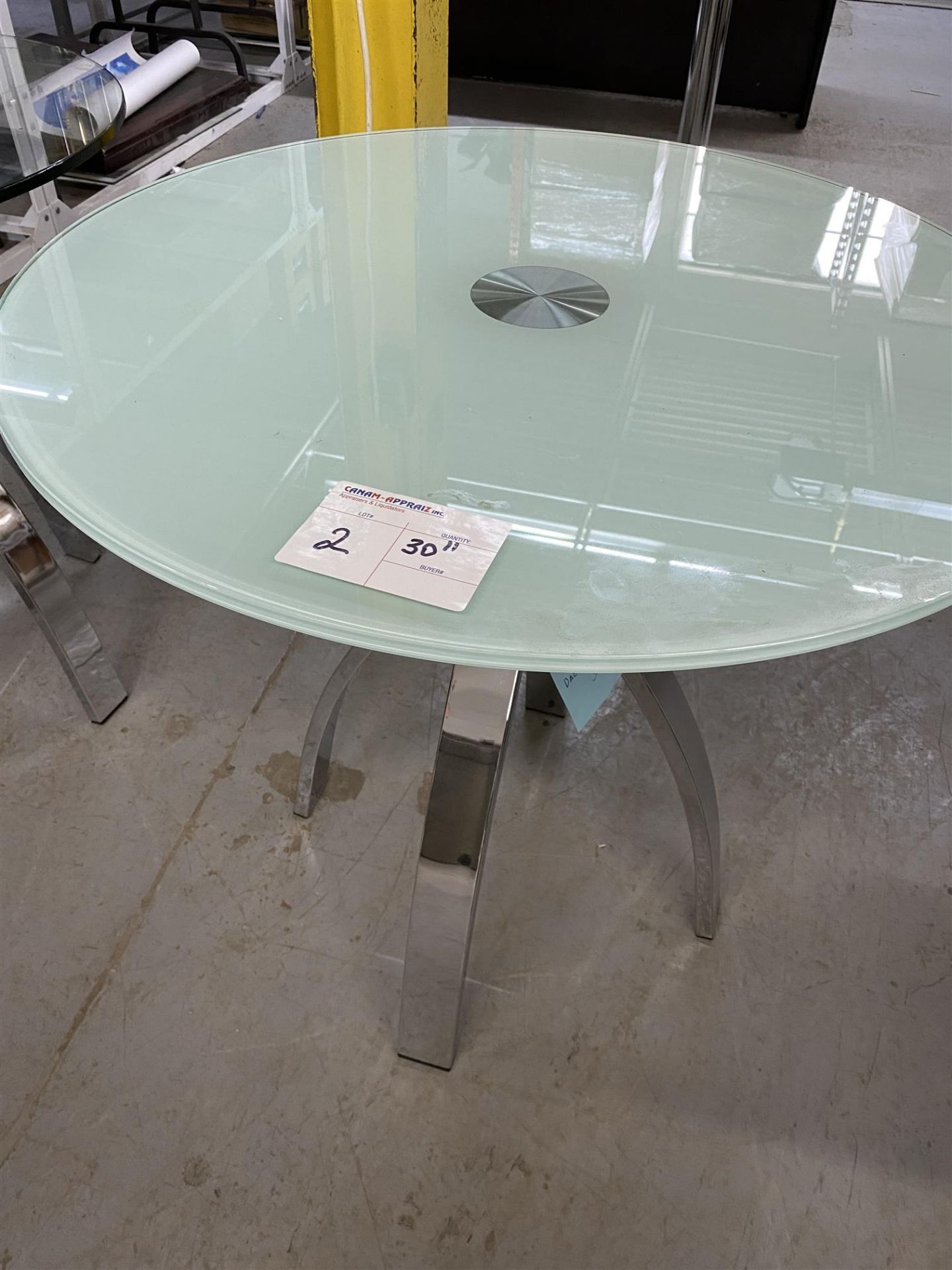 ROUND TABLE - FROSTED GLASS TOP/METAL BASE - 30"