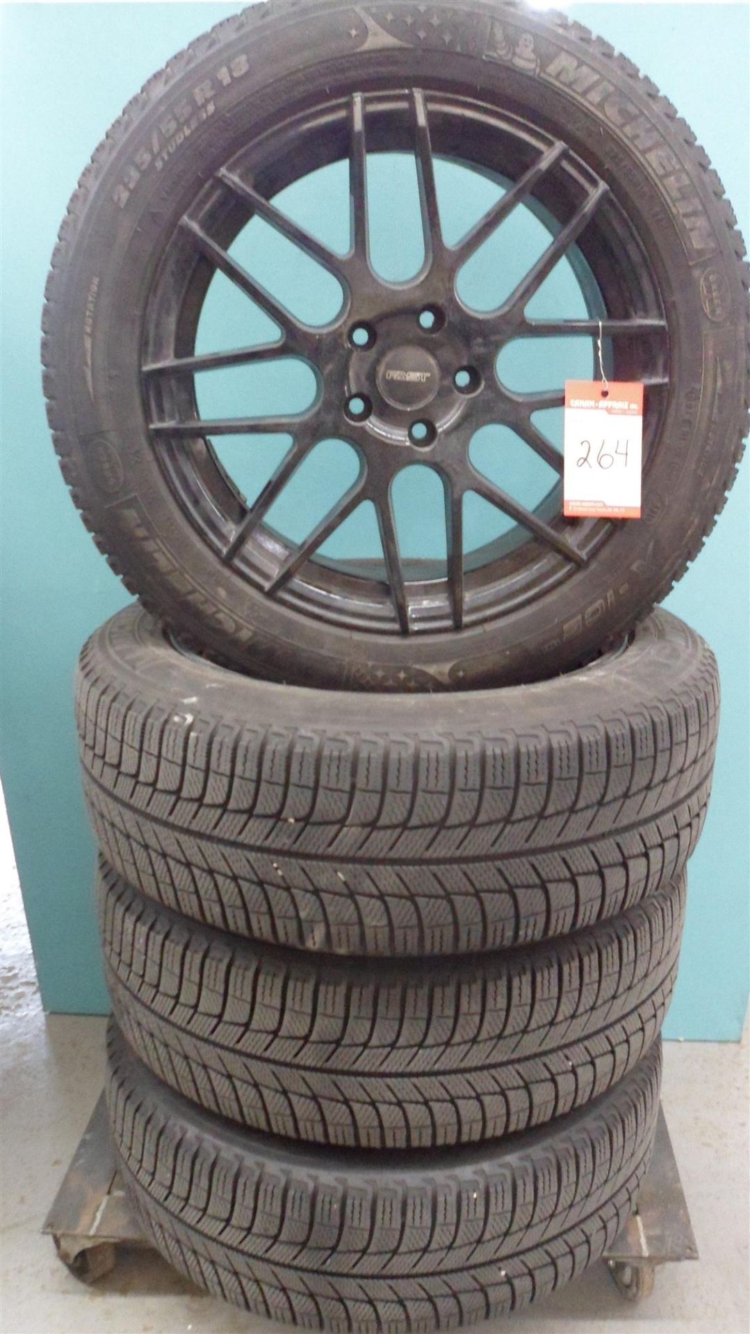 MICHELIN - 255/55/R18 STUDLESS WINTER TIRES W/FAST RIMS