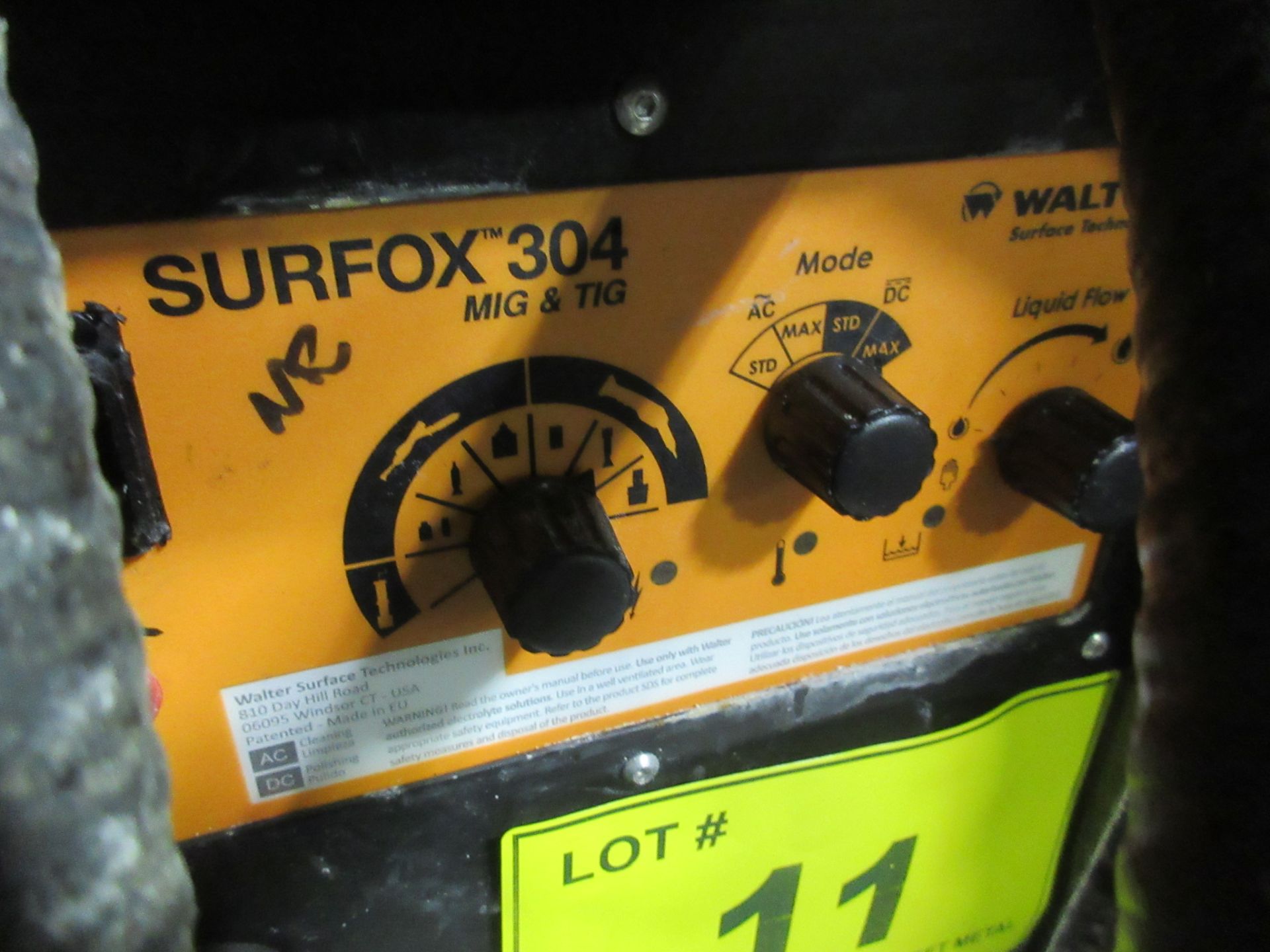 WALTER SURFOX 304 MIG AND TIG WELDER W/ CABLES AND CART - Image 3 of 6