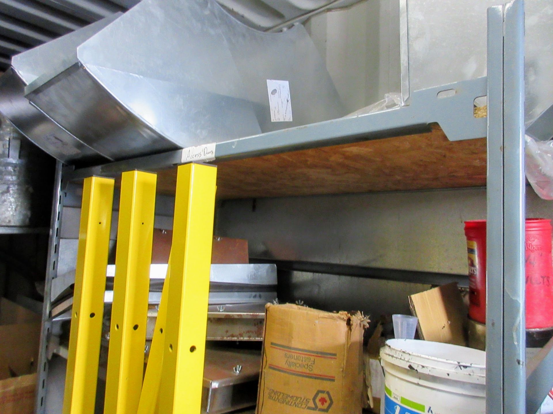 CONTENTS OF 20' SEACAN INCLUDING HVAC / DUCTWORK COMPONENTS, SUPPLIES, (4) U-LINE POSTS, ETC. - Image 8 of 11