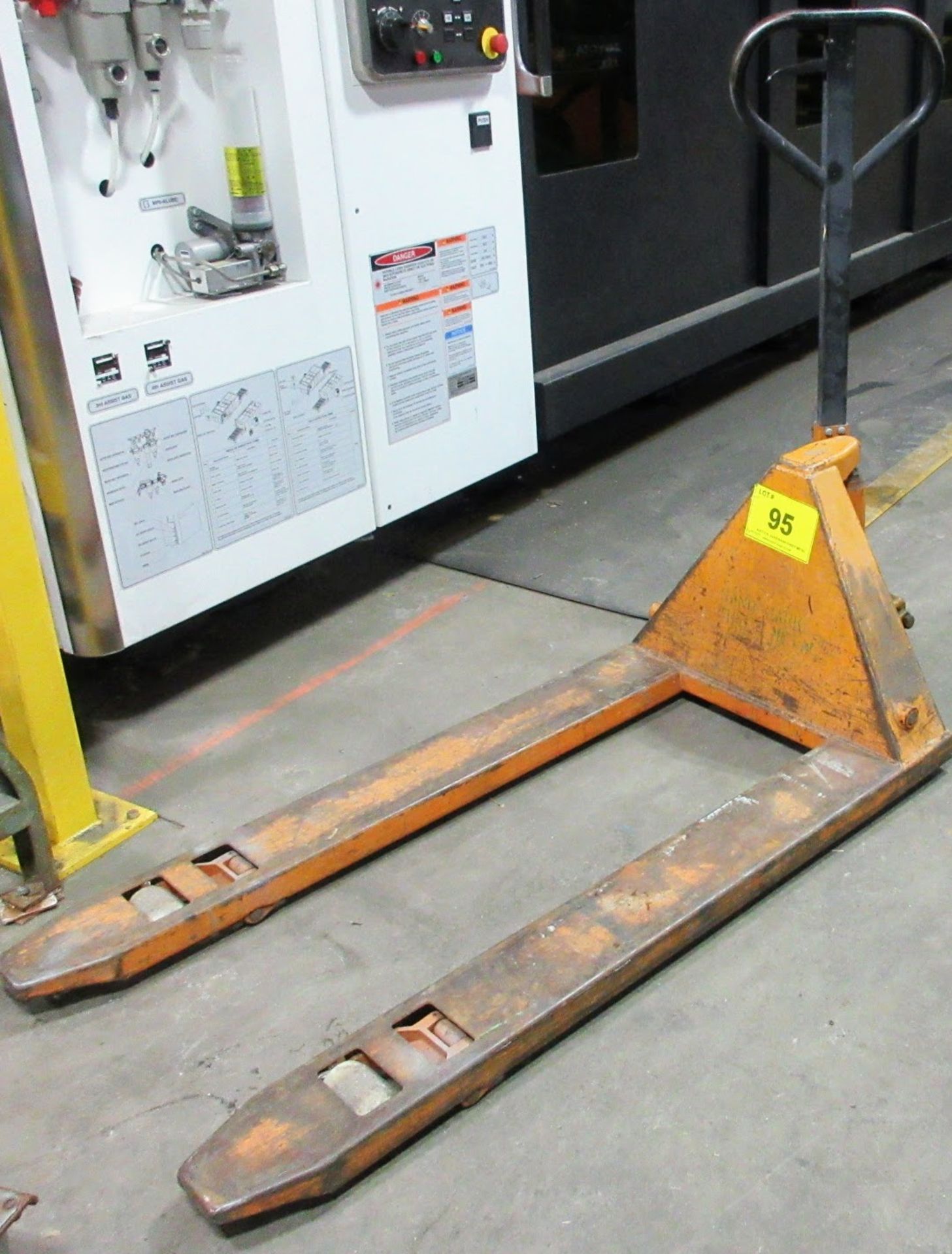 5,500LB CAP. PALLET JACK