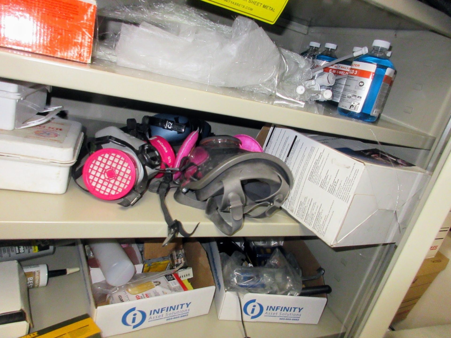 2-DOOR STORAGE CABINET W/ CONTENTS, SAFETY WEAR, HEAT GUN, ELECTRICAL, HAND TOOLS, SAFETY MASKS, - Image 2 of 5