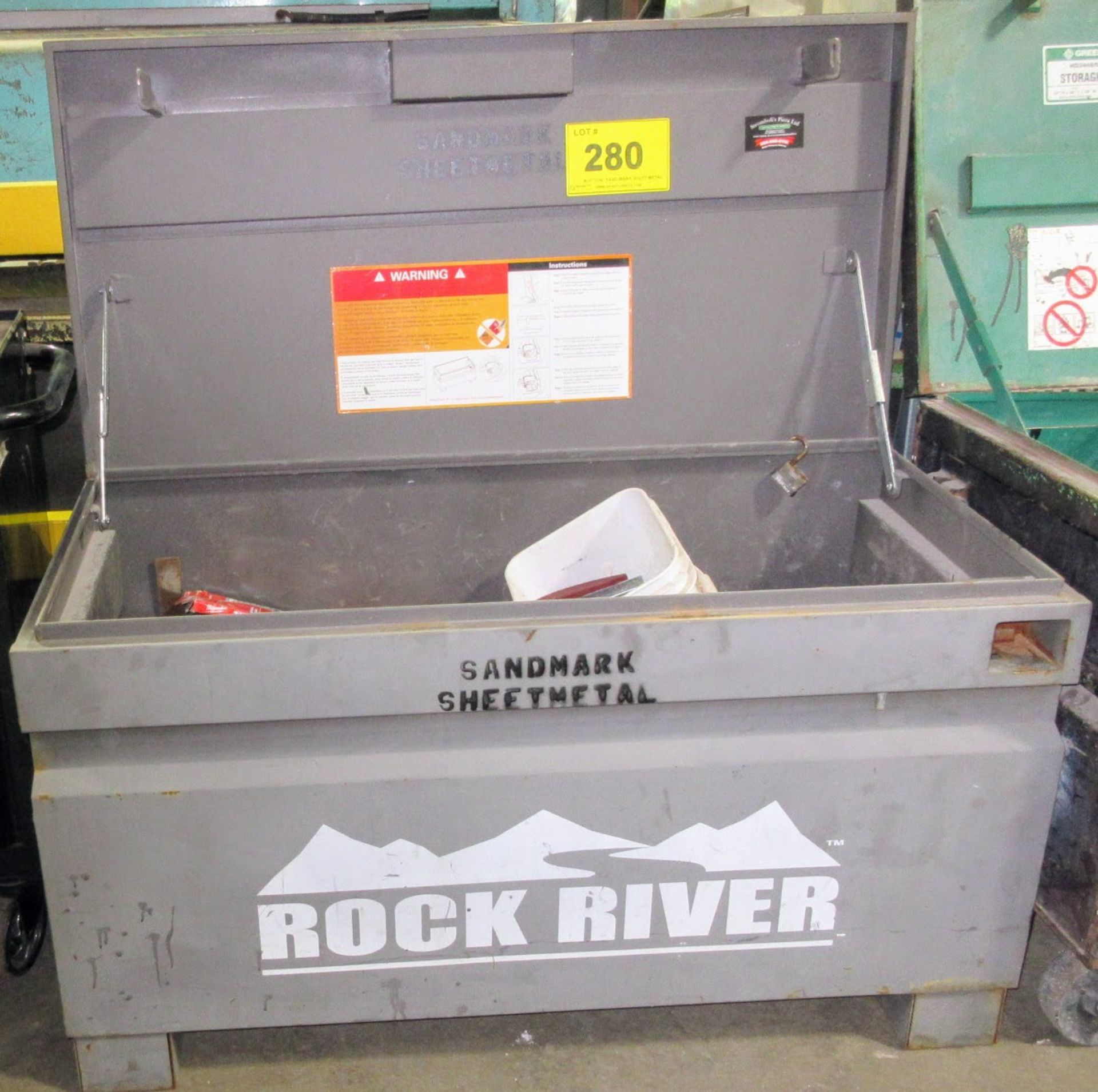 ROCK RIVER JOB BOX W/ RIGGING SUPPLIES