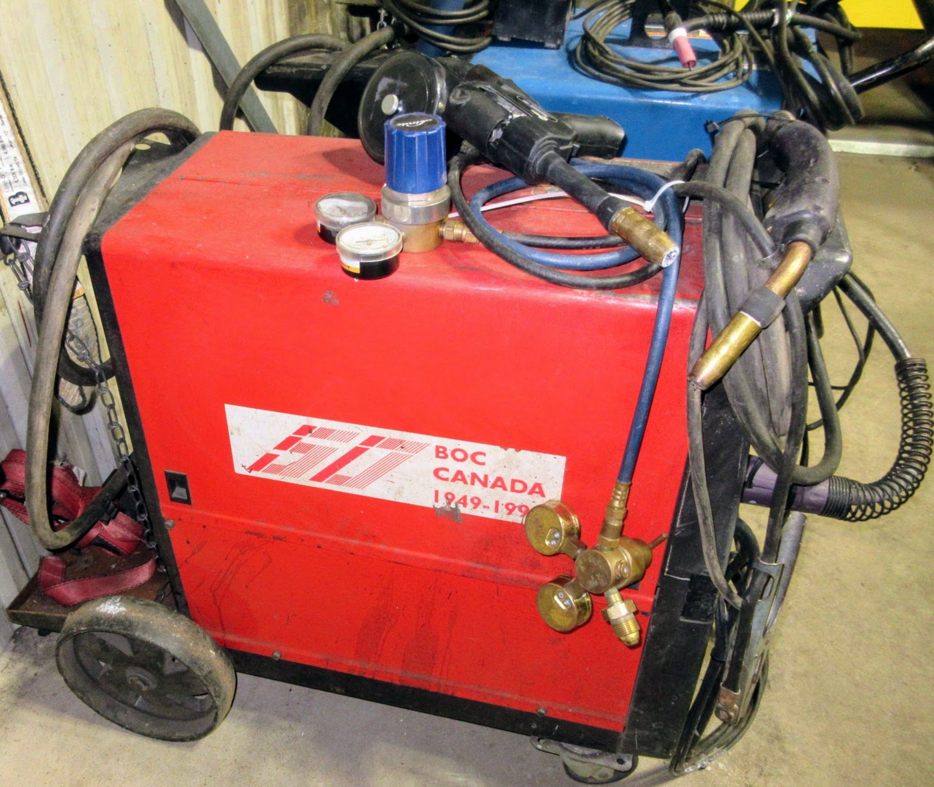 BOC MIGMATIC 250X WELDER W/ MILLER SPOOLMATIC 30A AIR COOLED SPOOL GUN, MIG TORCH, CABLES AND CART - Image 2 of 5