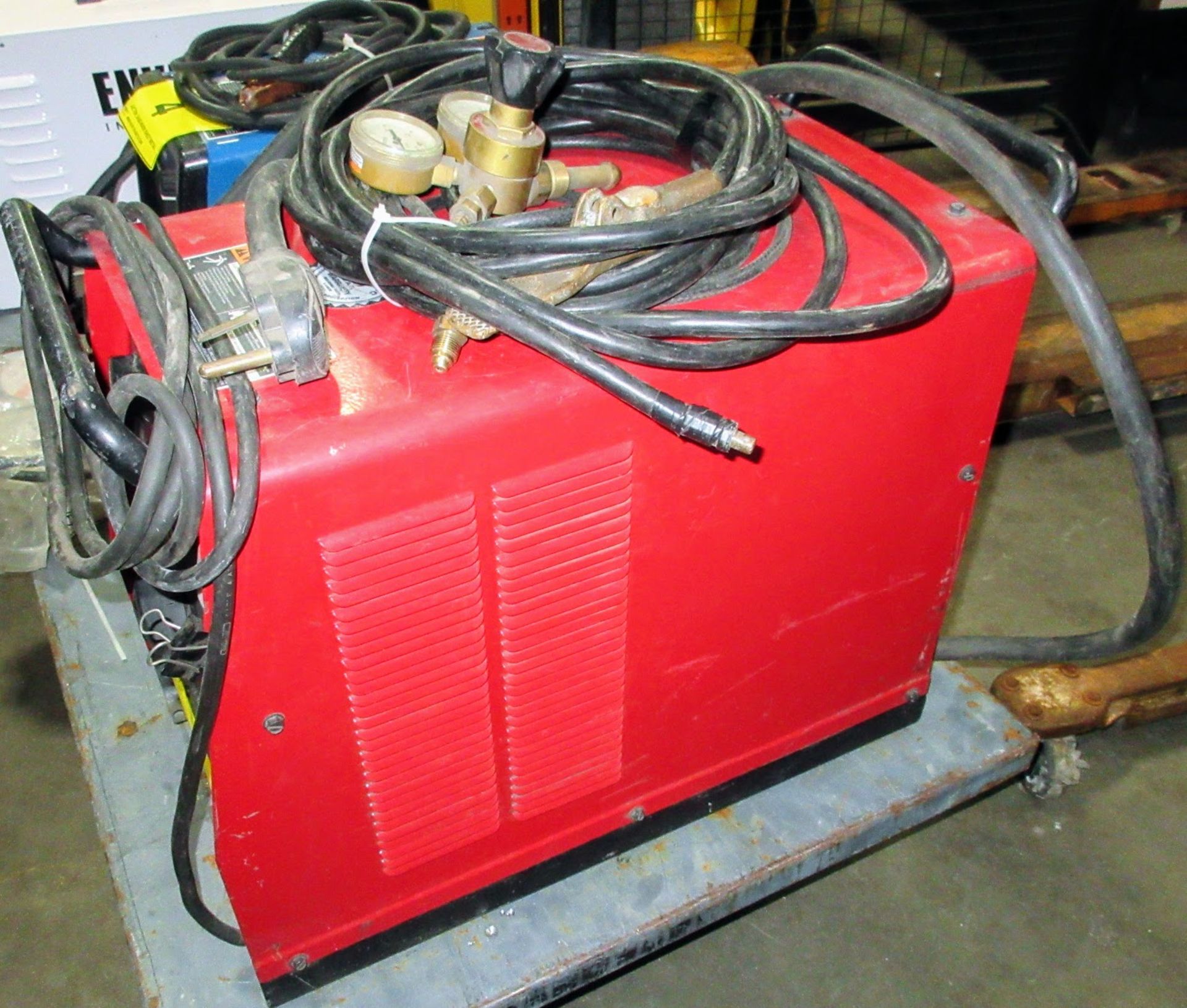 LINCOLN ELECTRIC SQUAREWAVE TIG 175 WELDER W/ CABLES - Image 2 of 4