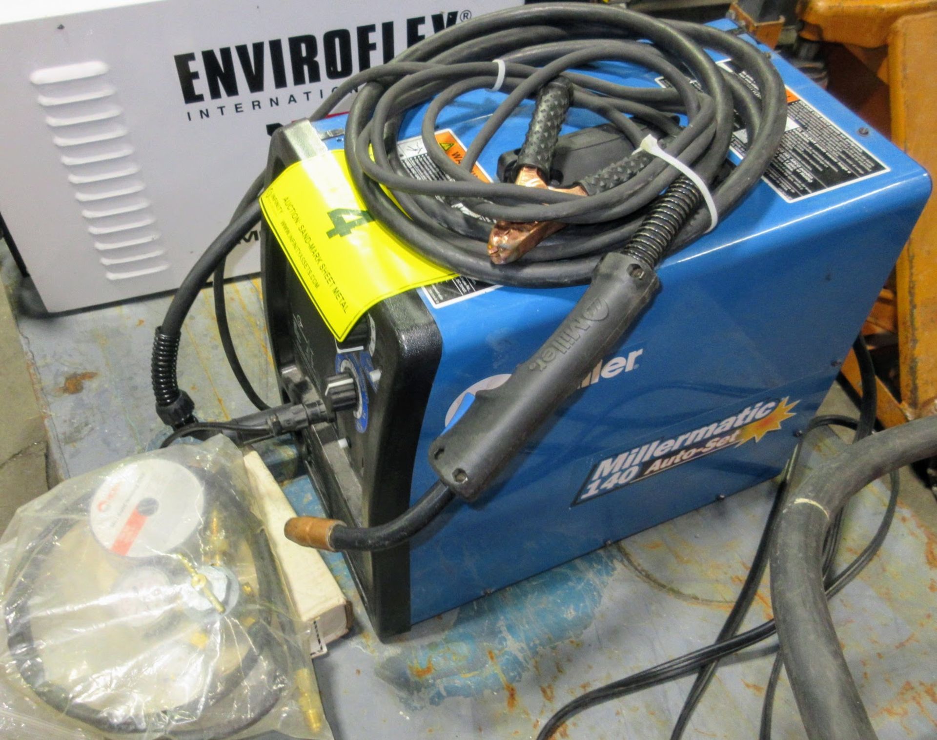 MILLER MILLERMATIC 140 AUTO-SET 120V WIRE WELDER W/ CABLES AND WELDING WIRE KIT, S/N MP260247N - Image 3 of 4