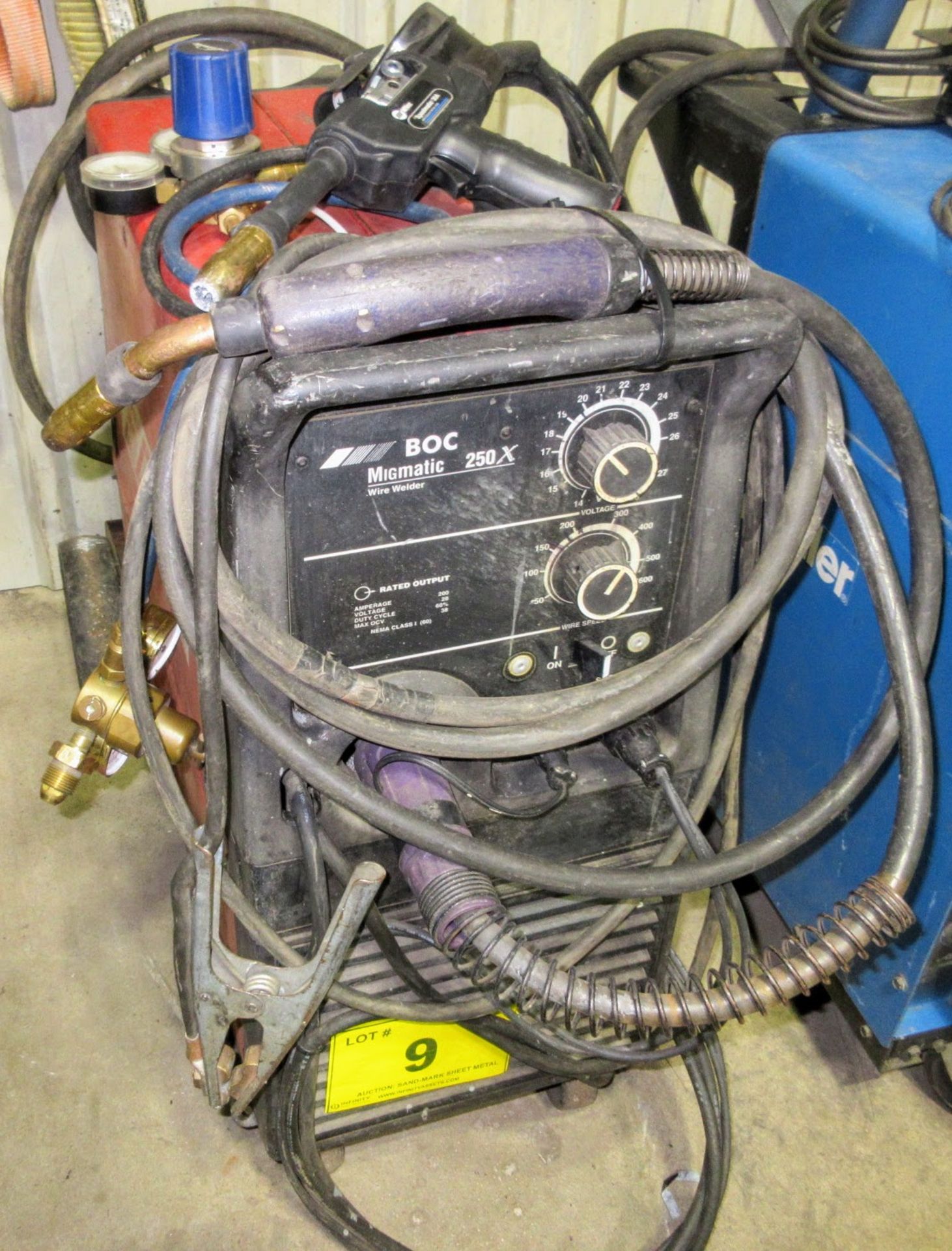 BOC MIGMATIC 250X WELDER W/ MILLER SPOOLMATIC 30A AIR COOLED SPOOL GUN, MIG TORCH, CABLES AND CART