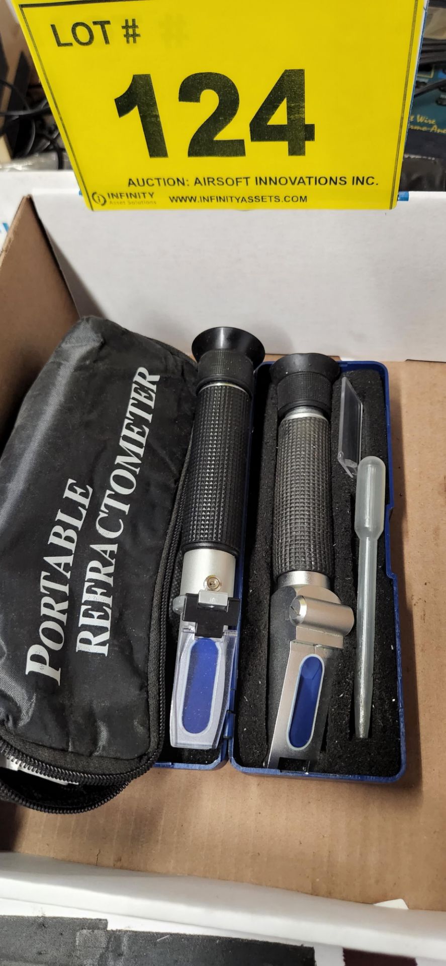 LOT PORTABLE REFRACTOMETERS