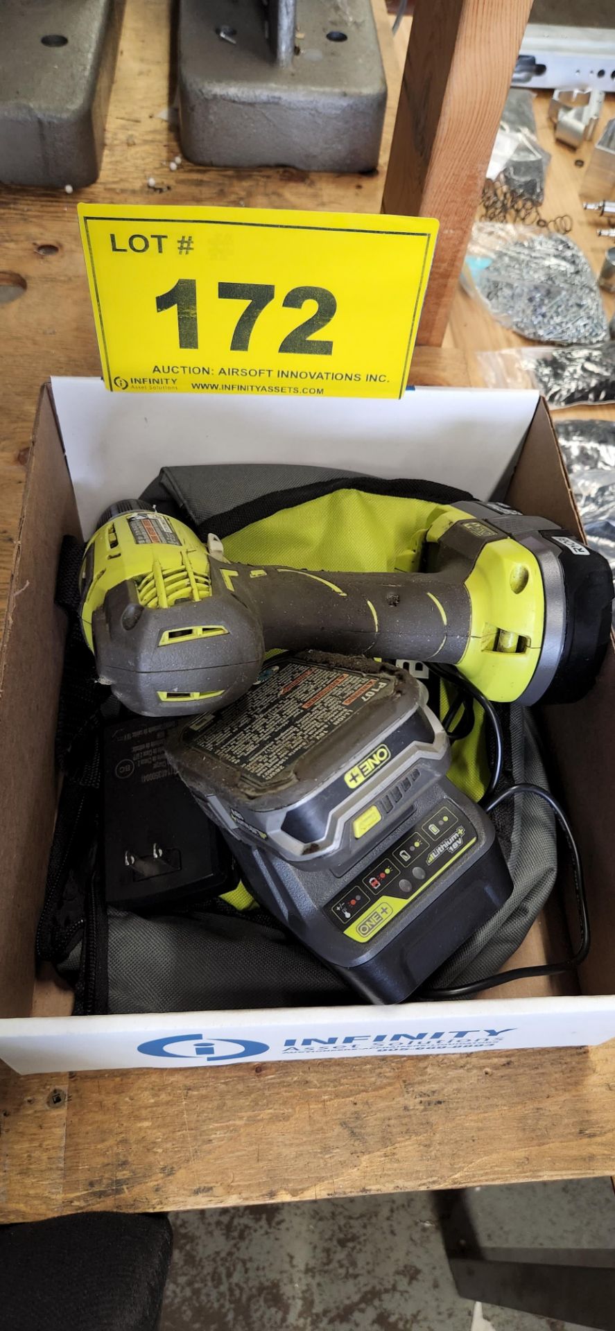 RYOBI 18V CORDLESS DRILL W/ CHARGER AND EXTRA BATTERY