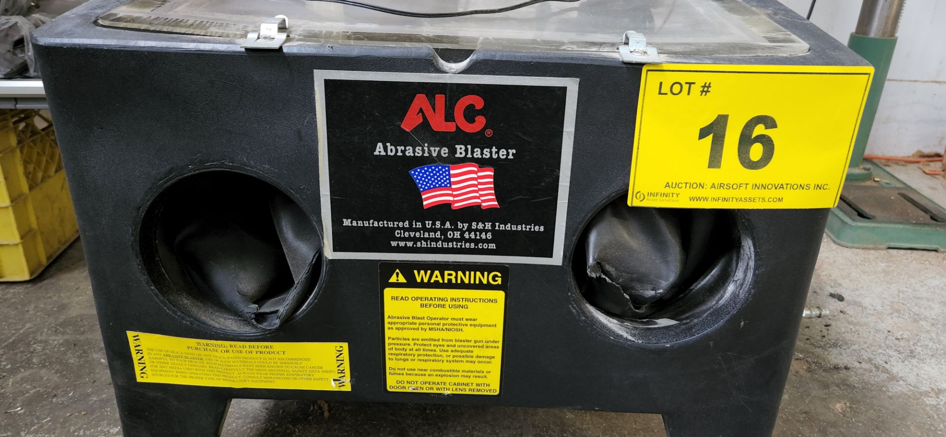 ALC 40389 23" X 19" ABRASIVE BLASTER - Image 2 of 2