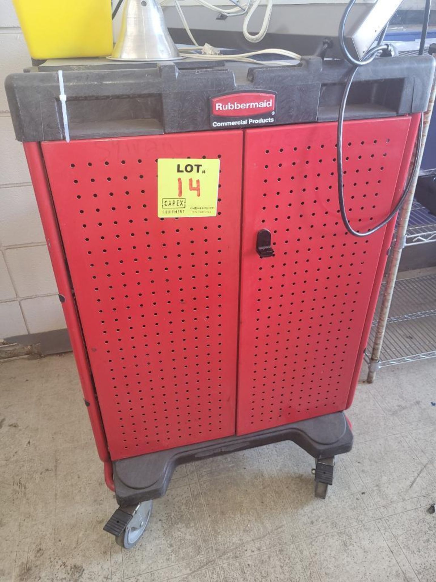 Rubbermaid Tool Cart