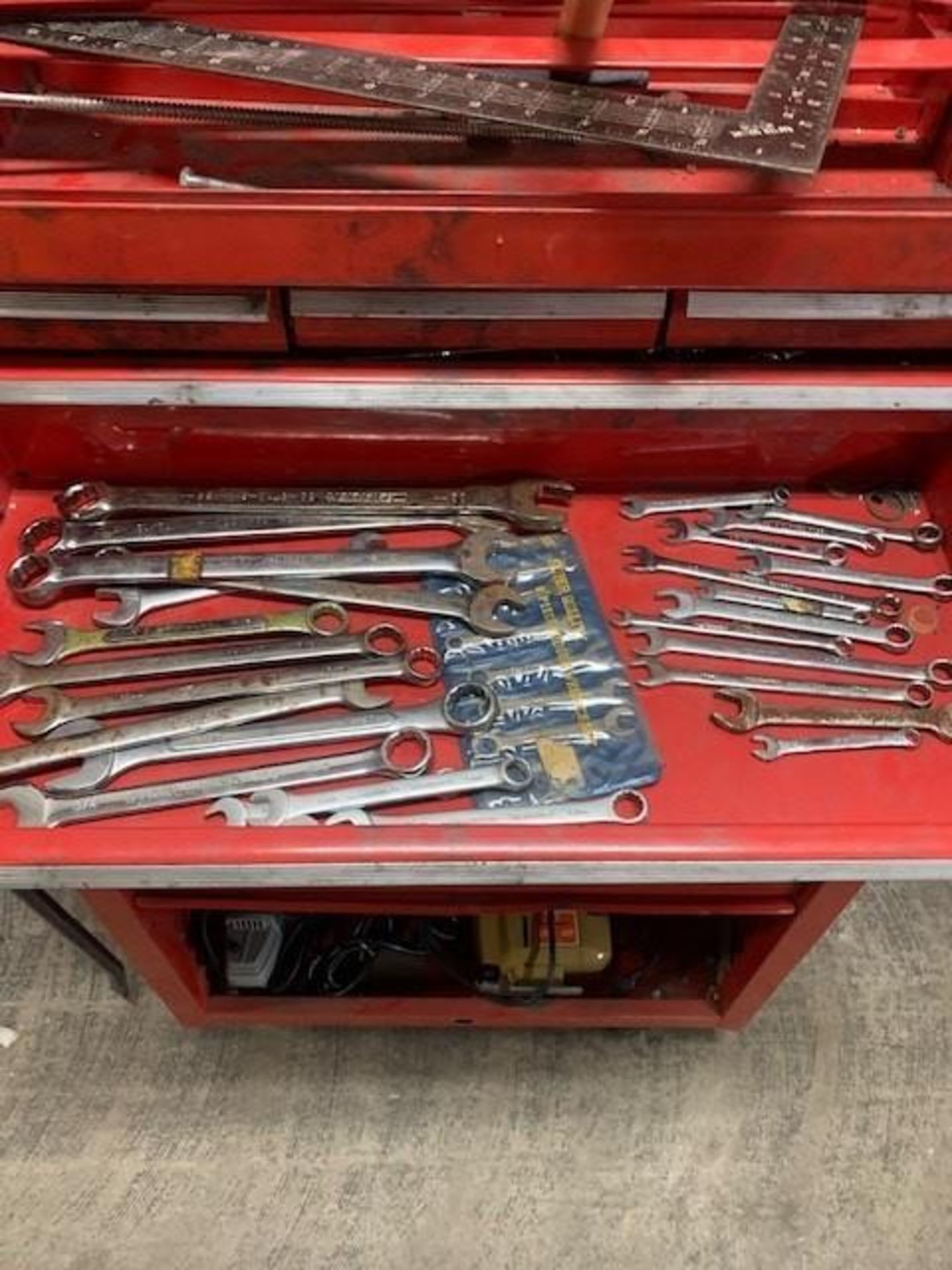 Tool Box Top And Bottom W/Large Amount Of Tools - Image 5 of 10