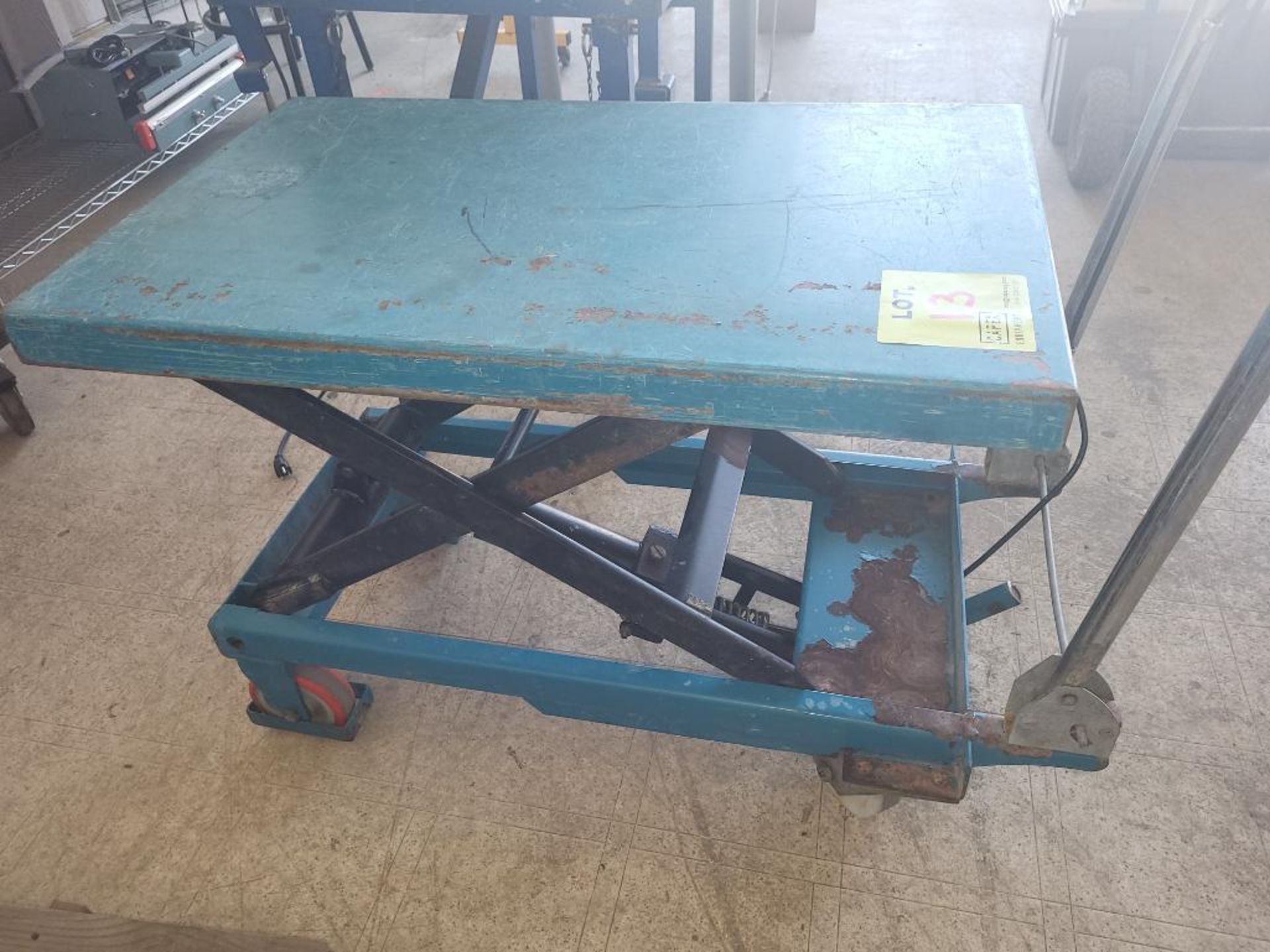 Kleton 300 LBS Hydraulic Table 20 Inch x 32 Inch