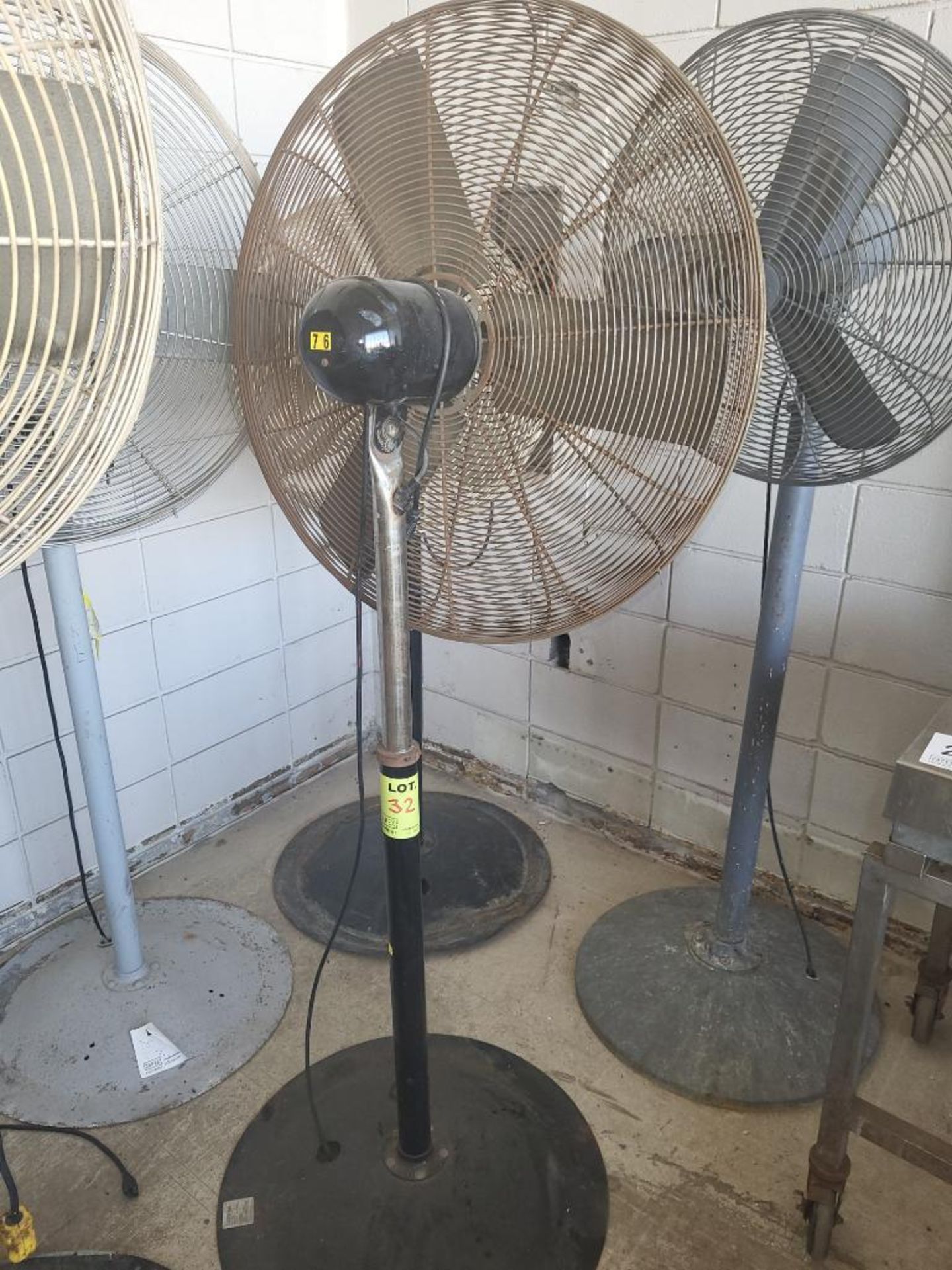 Industrial Fan with Stand 28 inch