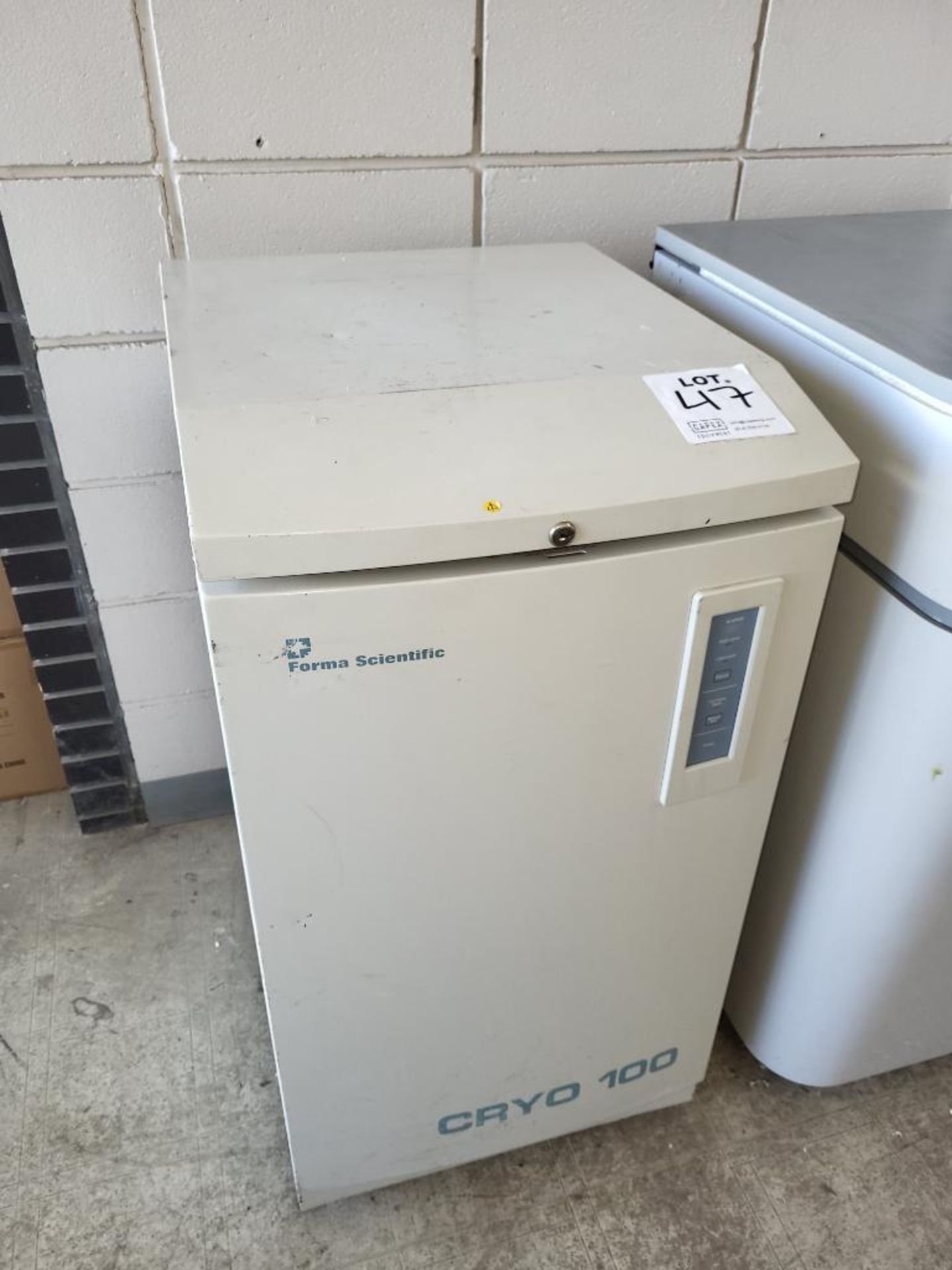 Cryo100 Cryogenic Freezer