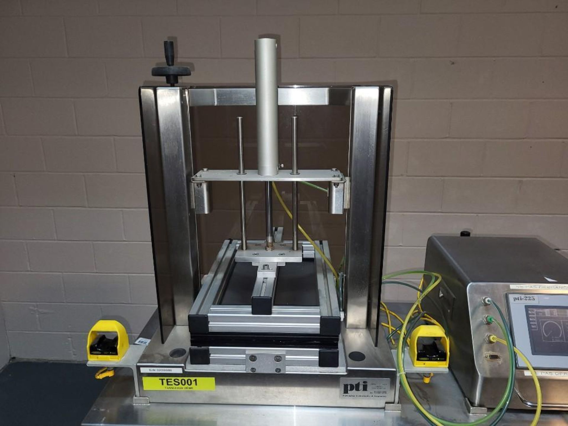 PTI VeriPac P225 VeriPac Package Integrity Test System - Stainless Steel Table On Wheels - Image 2 of 5