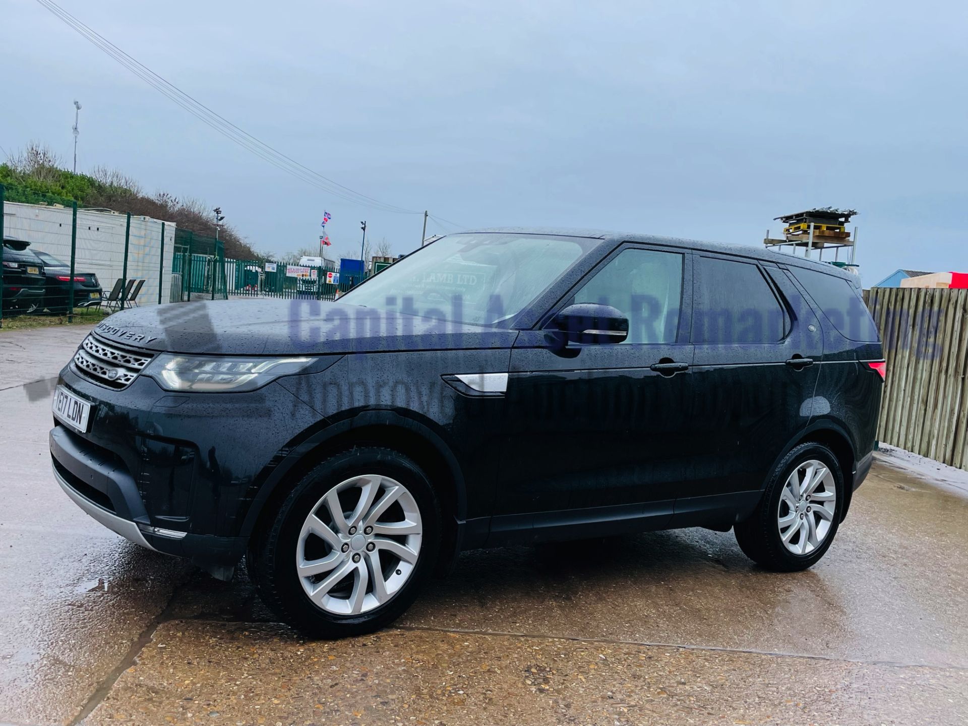 LAND ROVER DISCOVERY 5 *HSE EDITION* 7 SEATER SUV (2017 EURO 6) 8 SPEED AUTO - PAN ROOF *HUGE SPEC* - Image 8 of 64