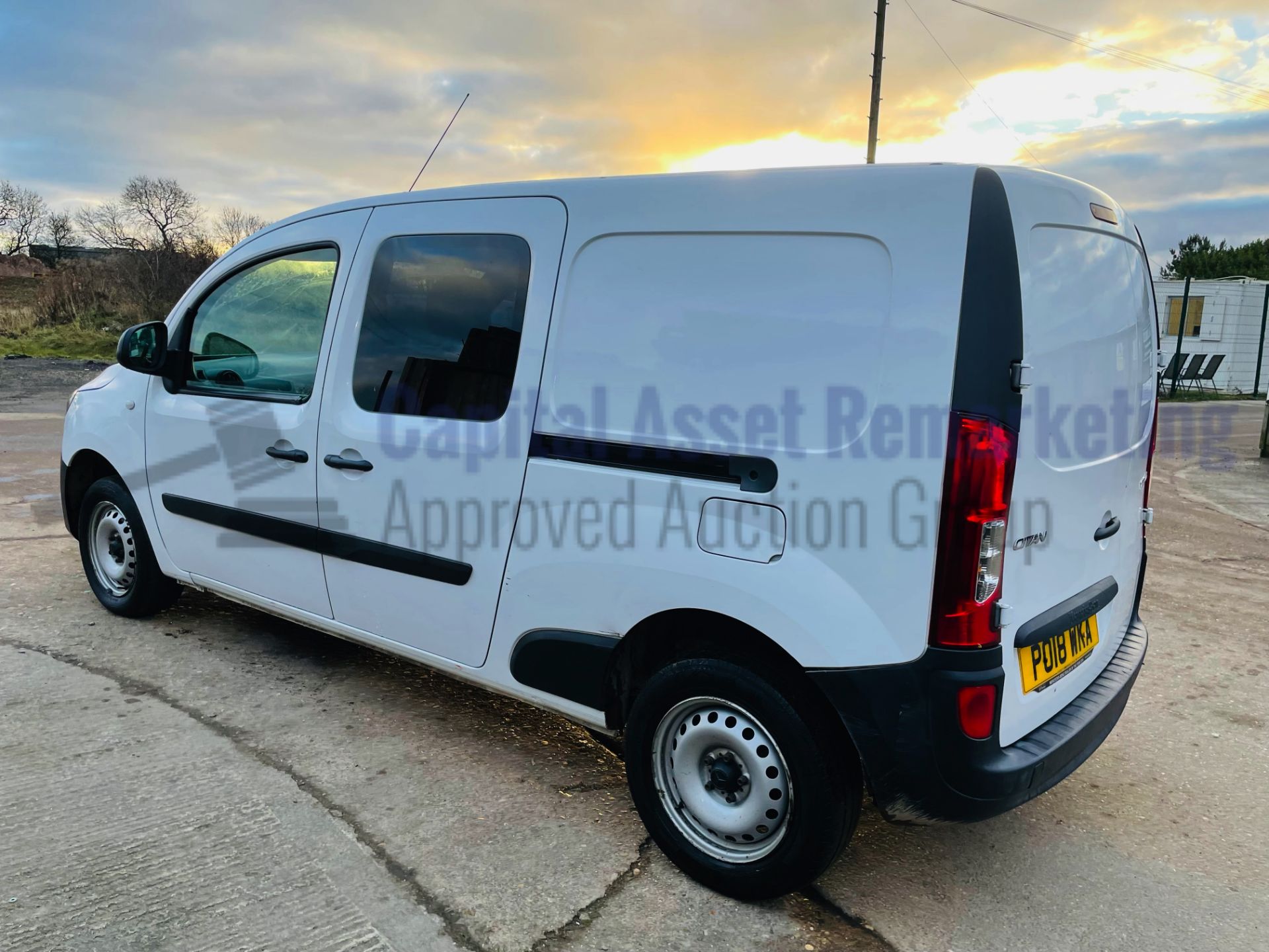 (On Sale) MERCEDES CITAN 109 CDI *XLWB - 5 SEATER CREW VAN* (2018 - EURO 6) 'STOP/START' (1 OWNER) - Image 5 of 40