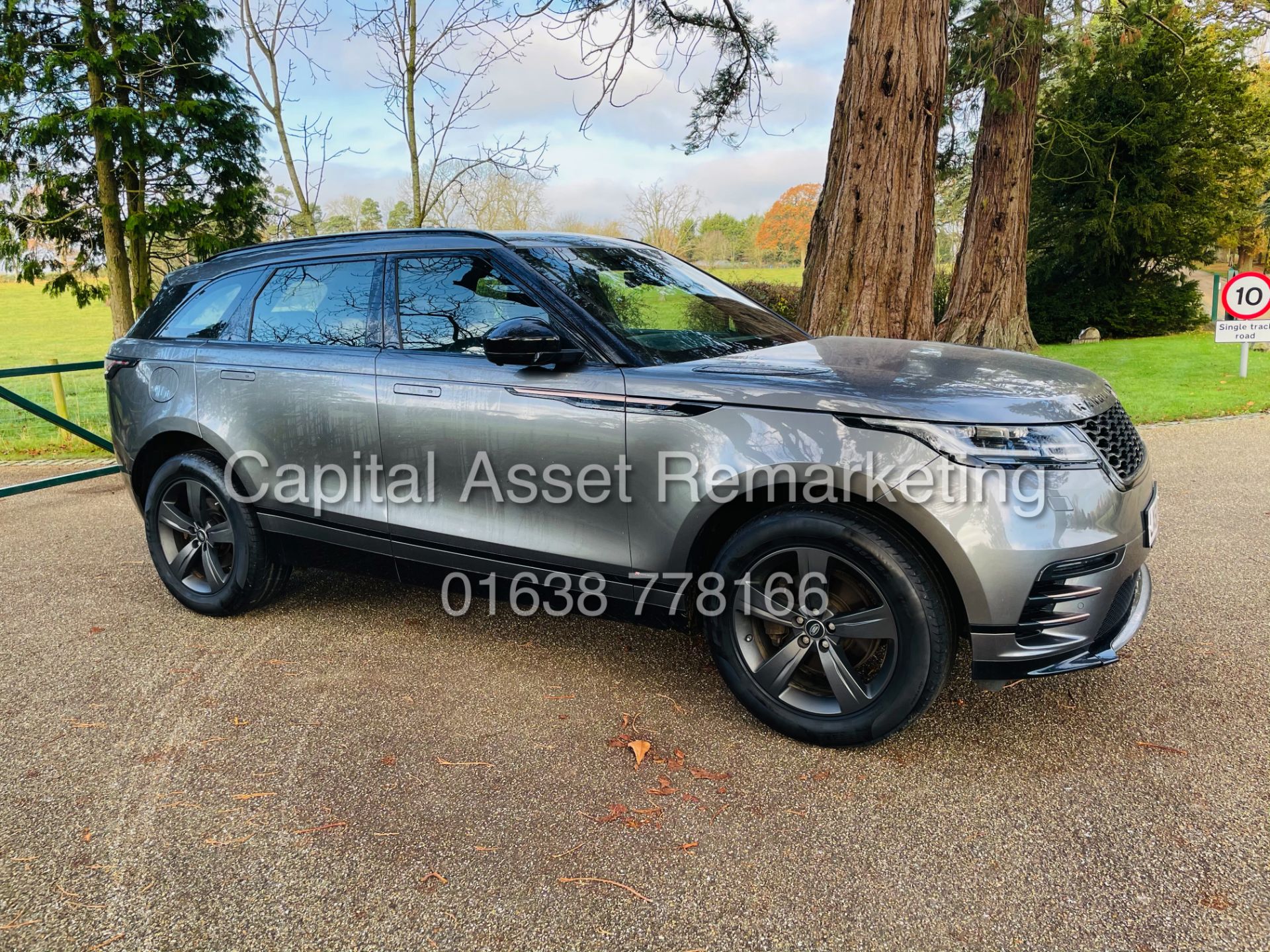 (ON SALE) RANGE ROVER VELAR "R-DYNAMIC S (2019 MODEL) 1 KEEPER - HUGE SPEC - SAT NAV - DYNAMIC PACK