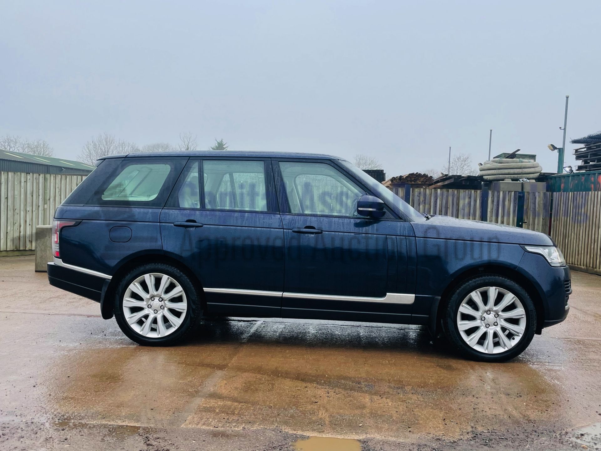 (On Sale) RANGE ROVER VOGUE *5 DOOR SUV* (2014 - NEW MODEL) '4.4 SDV8 - 8 SPEED AUTO' *FULLY LOADED* - Image 14 of 68